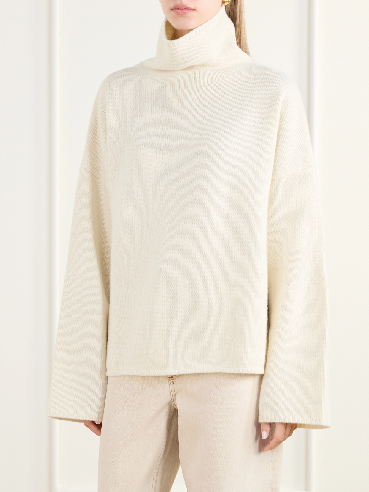 Amie Merino Wool And Cashmere Turtleneck Sweater