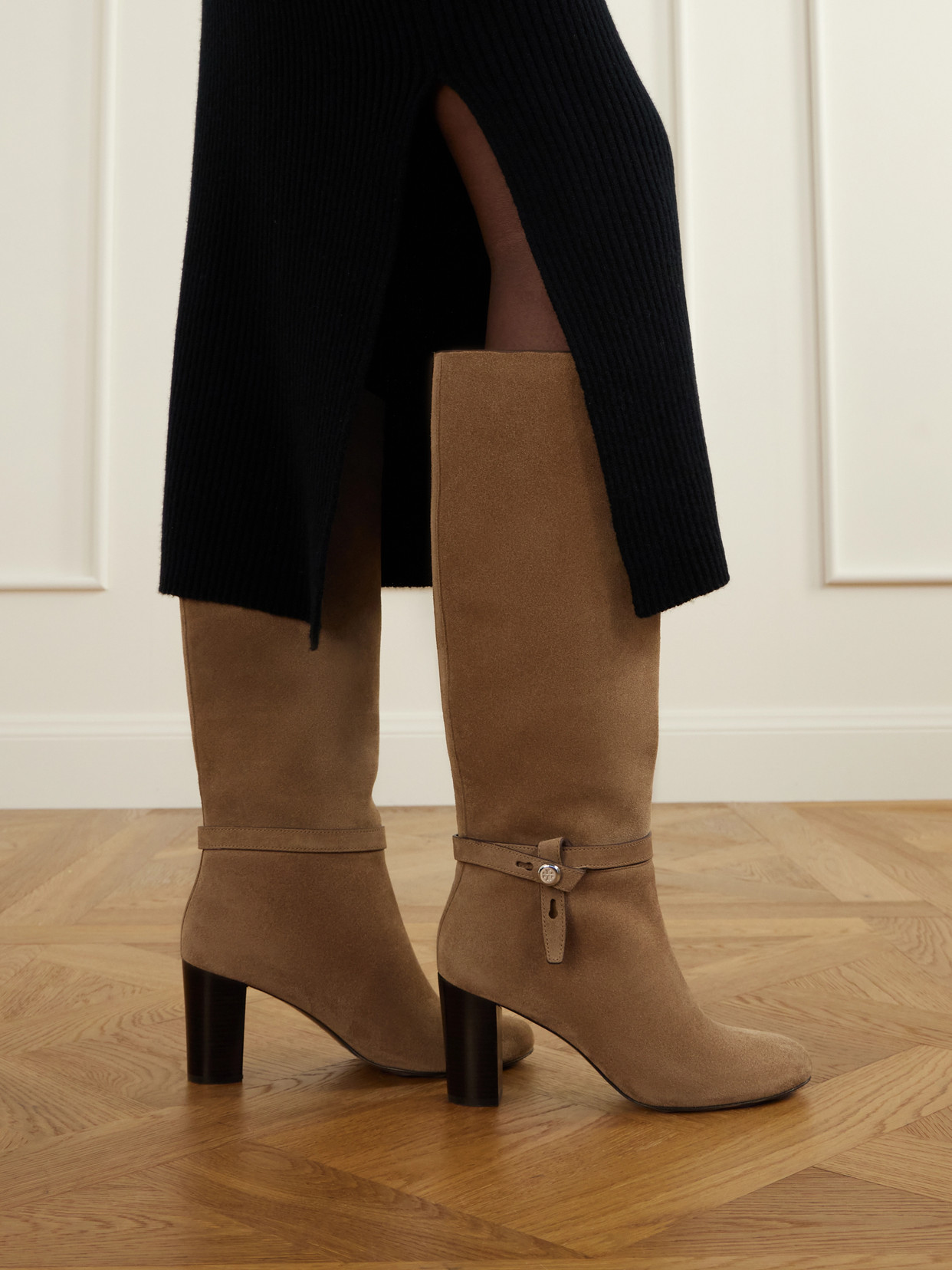 Roomy 70 Suede Knee Boots