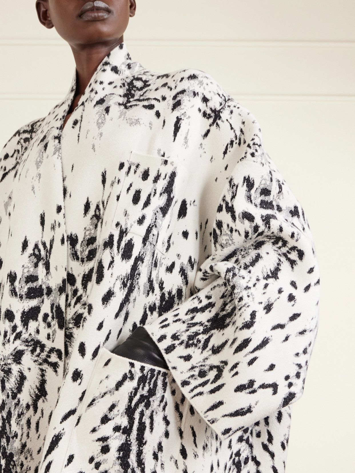 Animal-Jacquard Velvet Coat