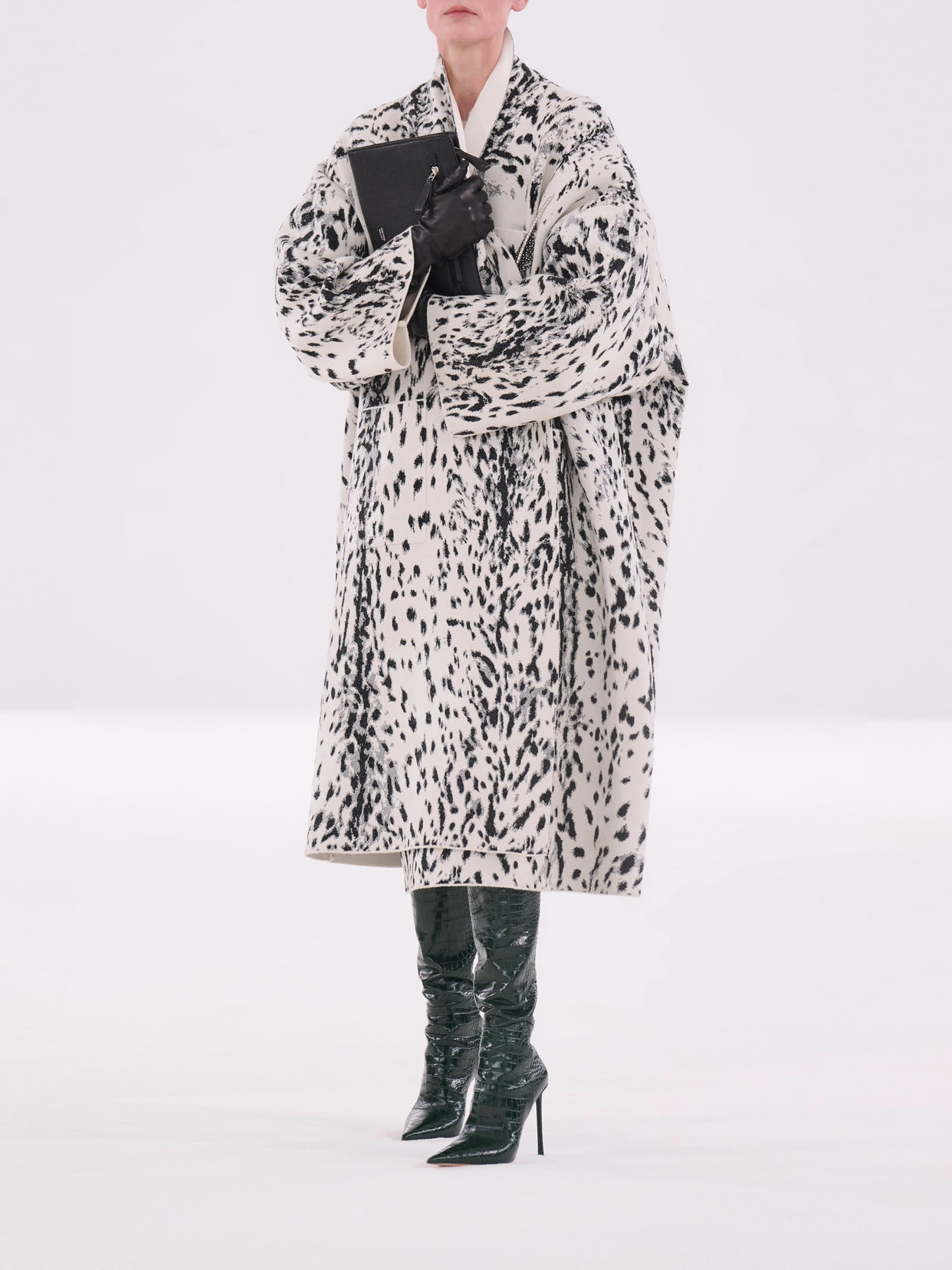 Animal-Jacquard Velvet Coat