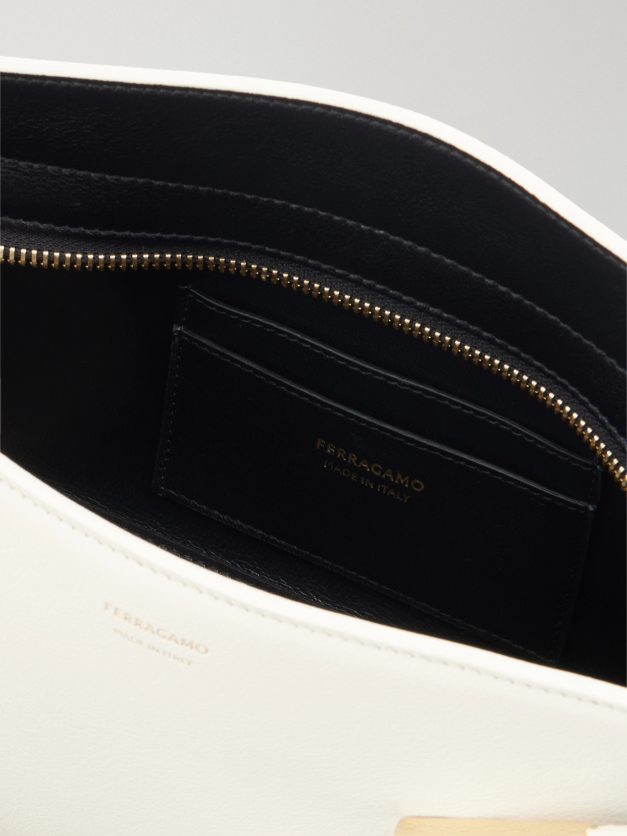 Hug Shoulder Bag