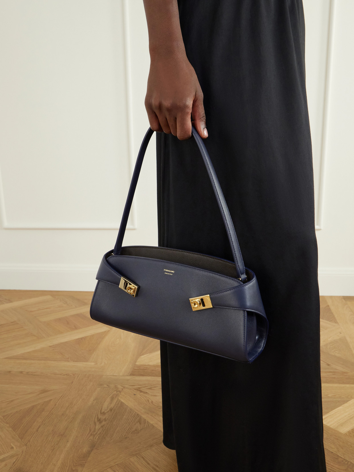 Hug Shoulder Bag