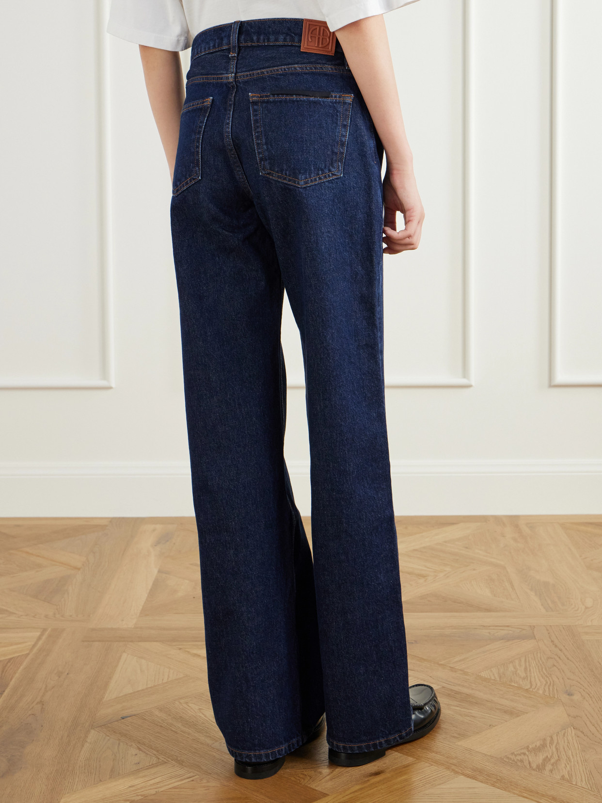 Hugh Jean 34' Straight-Leg Jeans