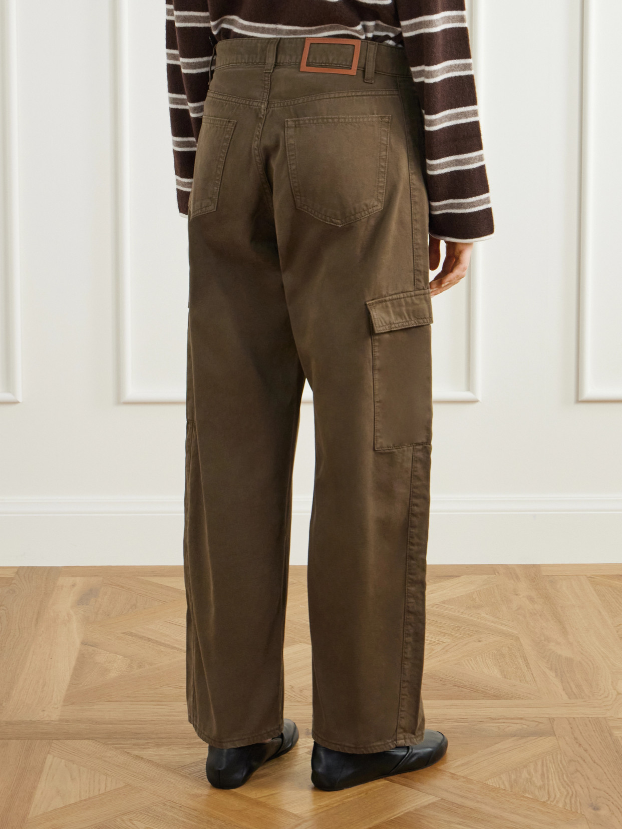 Mid-Rise Barrel-Leg Jeans