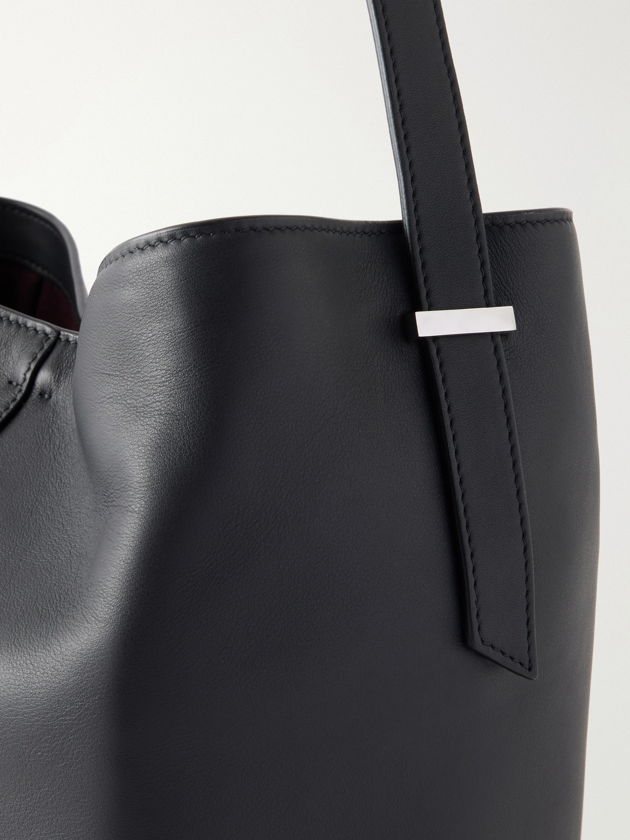 Métier - Tilt 22 Shoulder Bag