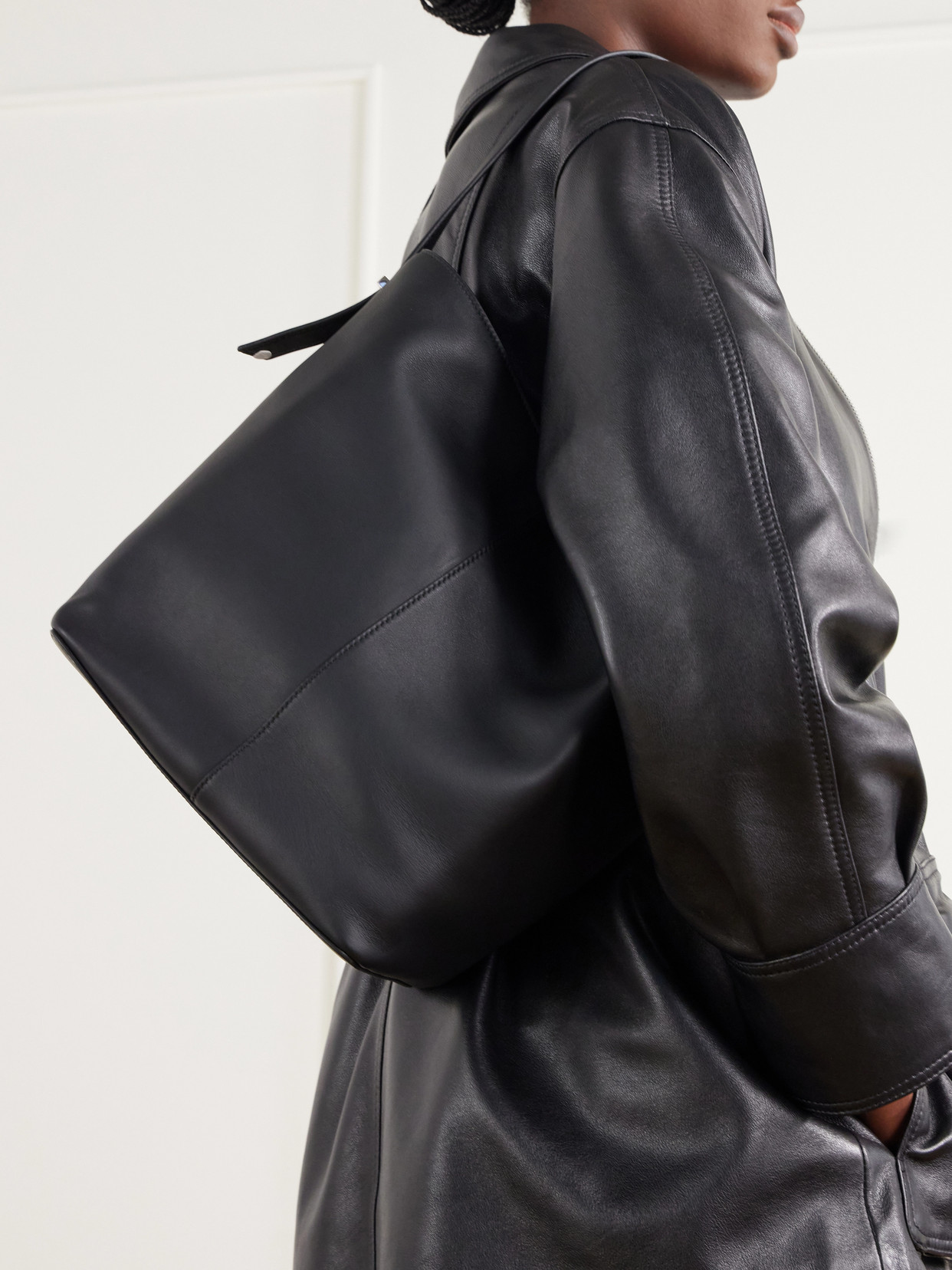 Métier - Tilt 22 Shoulder Bag