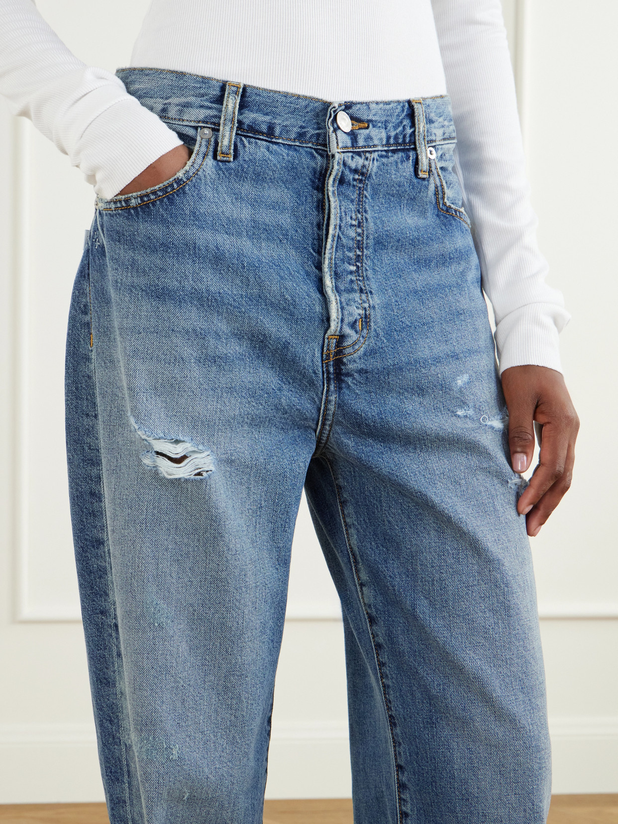 Éterne - Saint Boyfriend Distressed Mid-Rise Straight-Leg Jeans