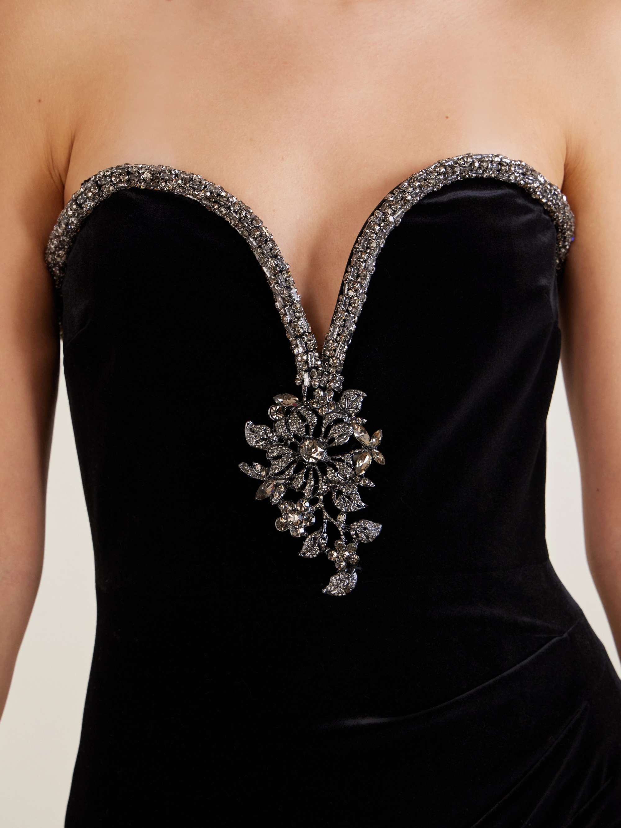 【美品】Self-Portrait ブラックケープマキシドレス SELF-PORTRAIT Crystal-embellished velvet maxi dress | NET-A-PORTER