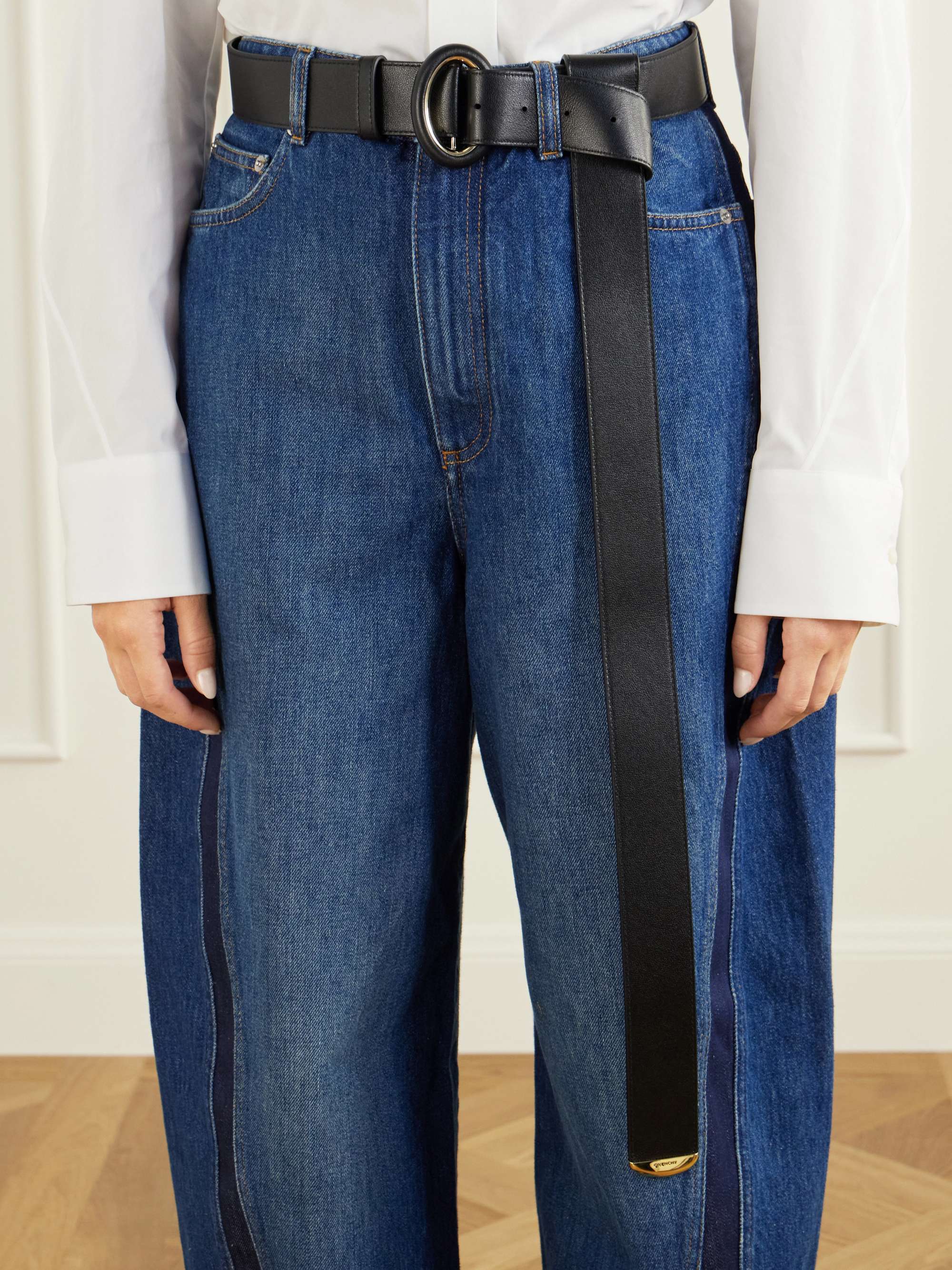 GIVENCHY 
