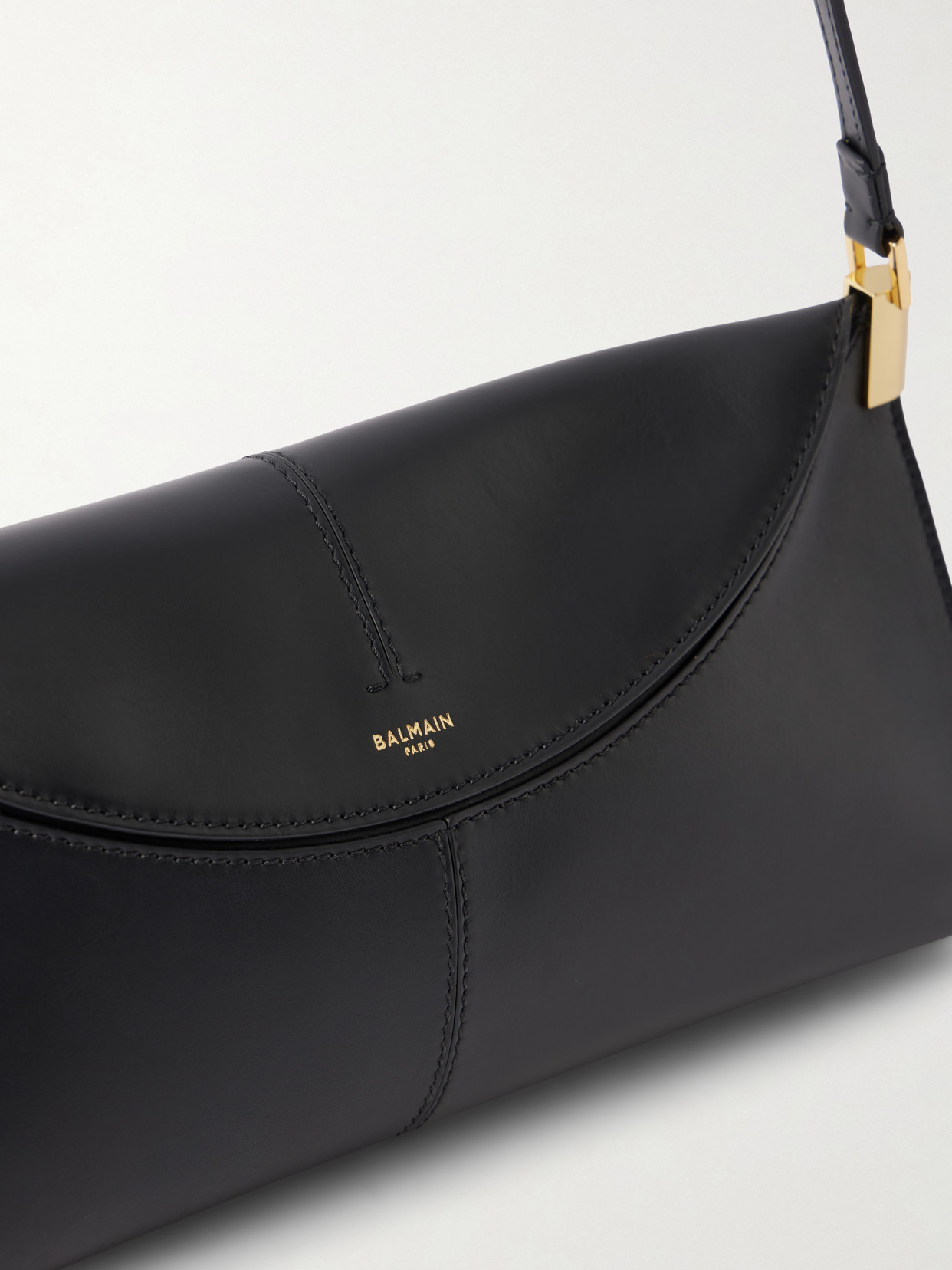 64-83 Medium Shoulder Bag