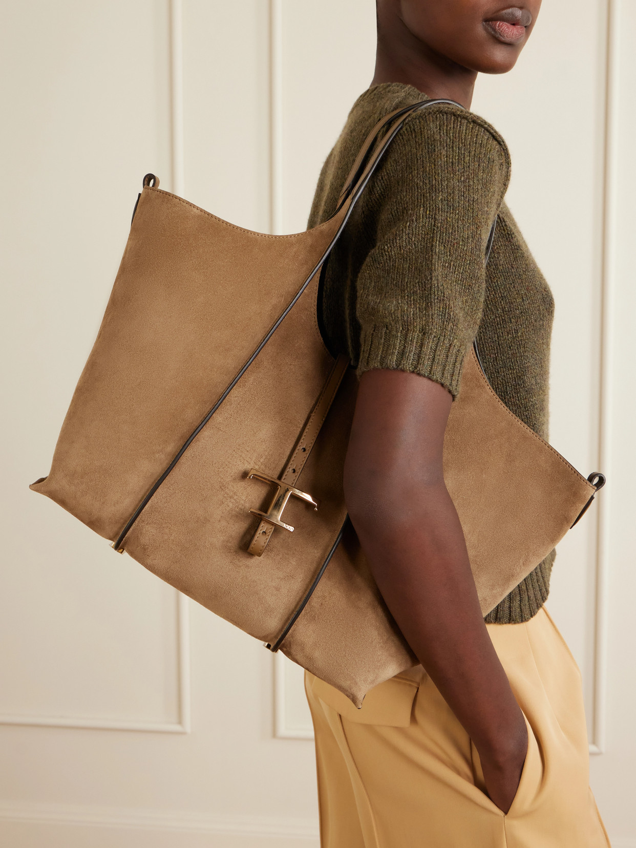 T Timeless Shoulder Bag