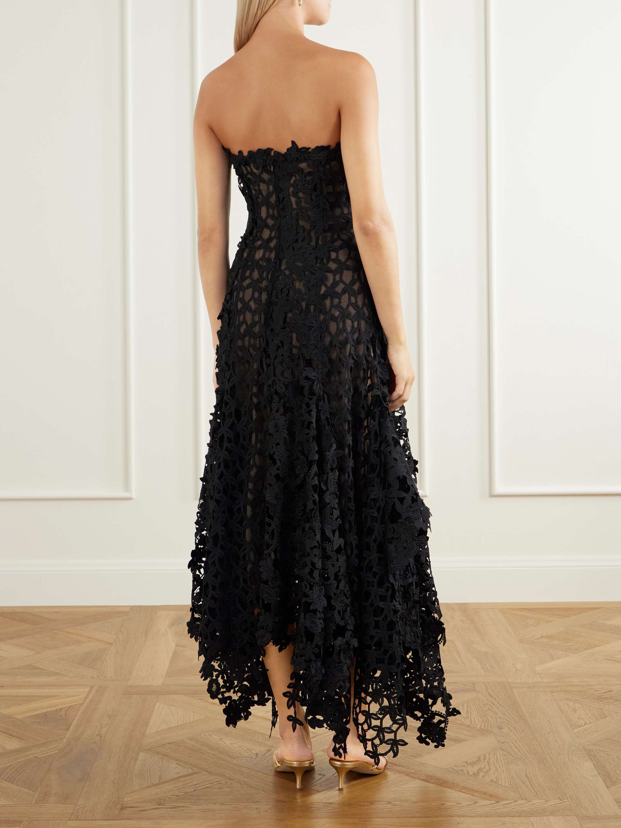 OSCAR DE LA RENTA 