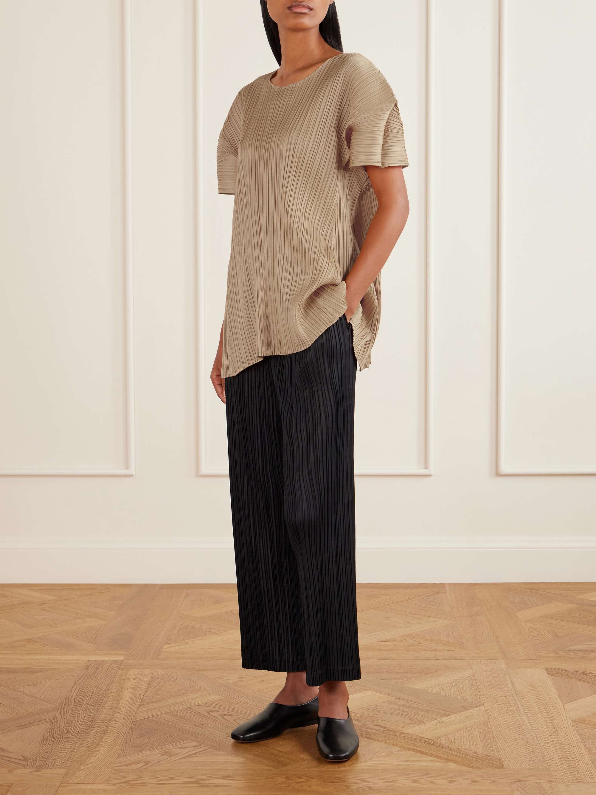 PLEATS PLEASE ISSEY MIYAKE 