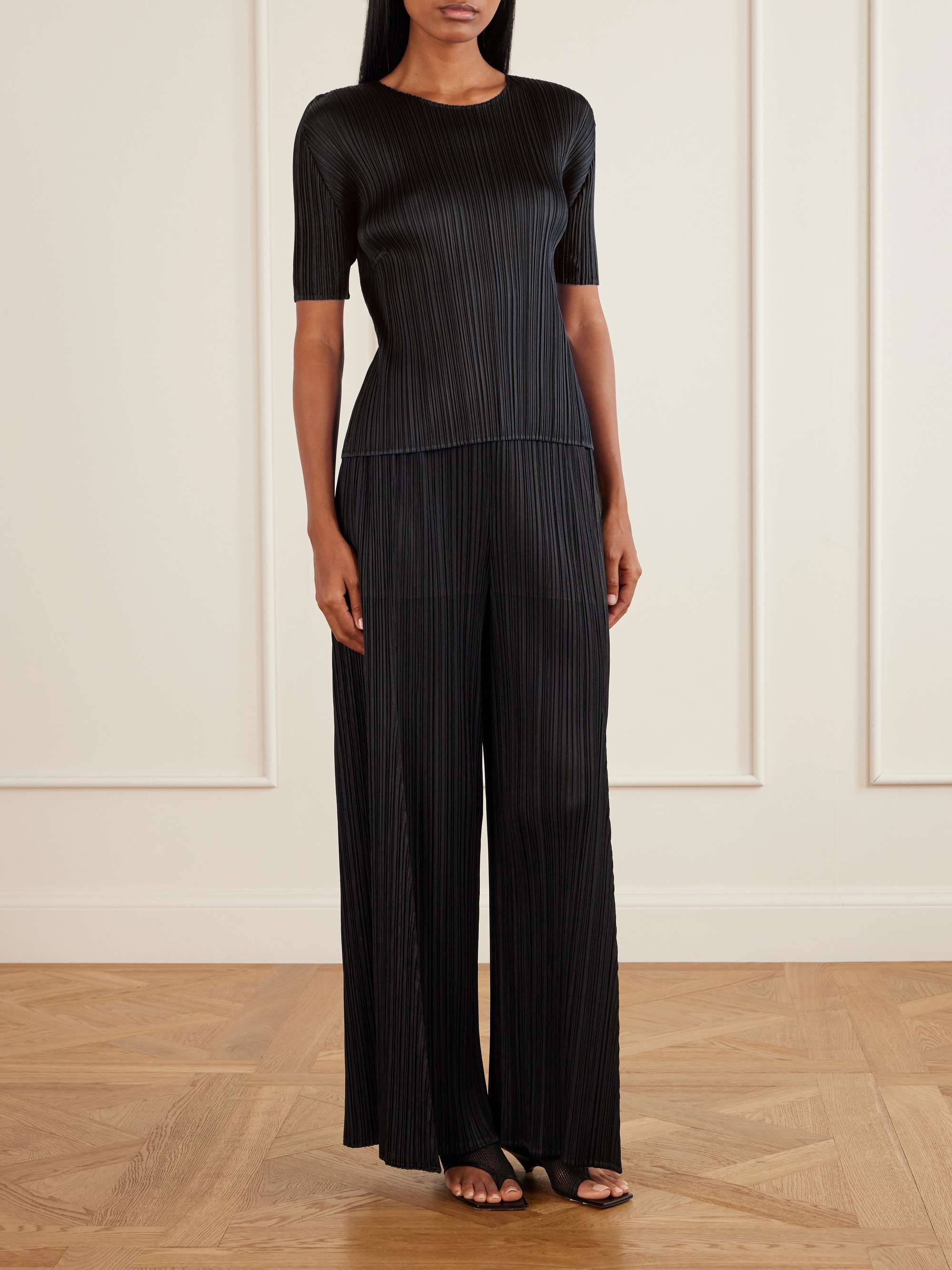 PLEATS PLEASE ISSEY MIYAKE 