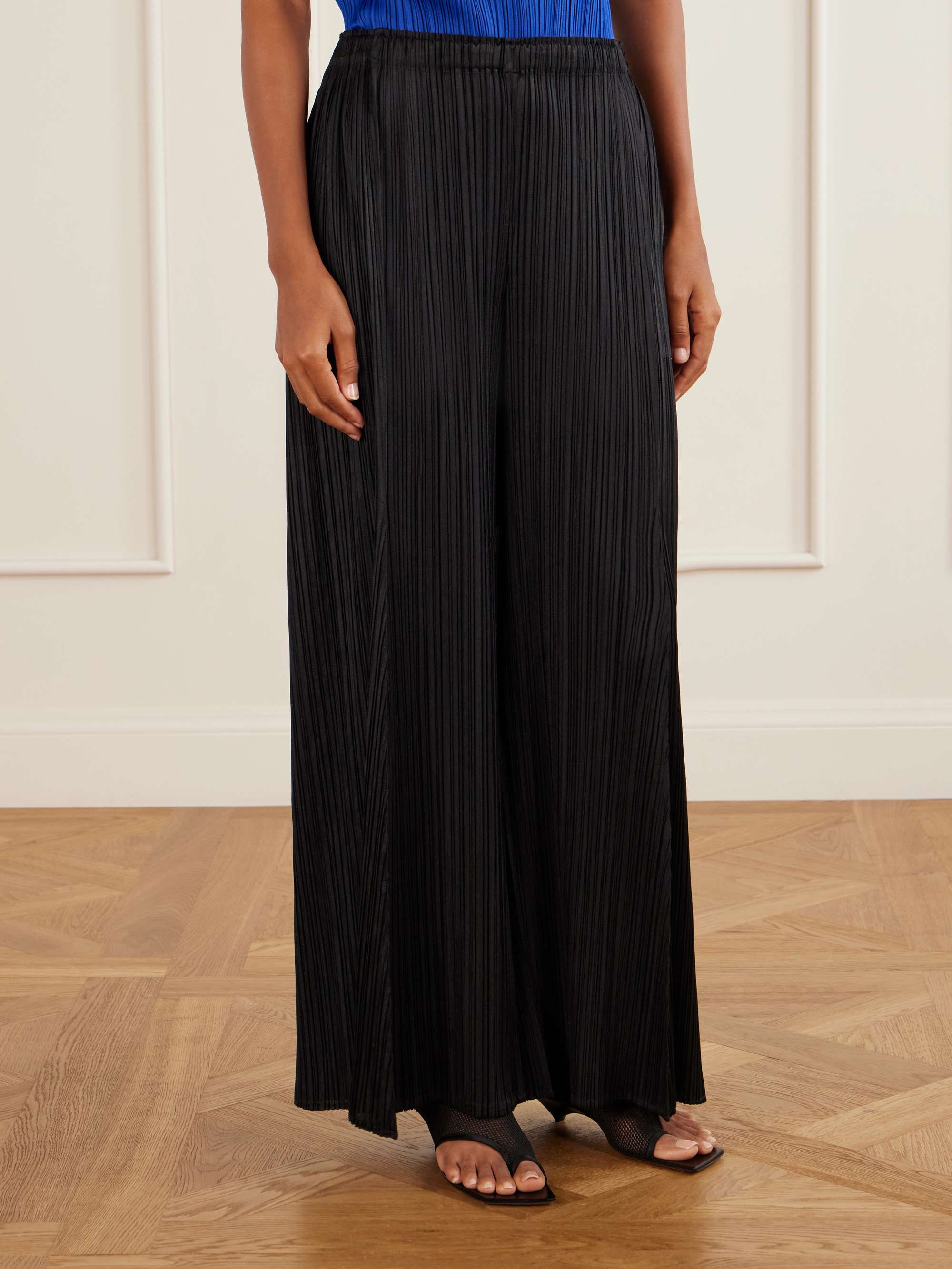 PLEATS PLEASE ISSEY MIYAKE 