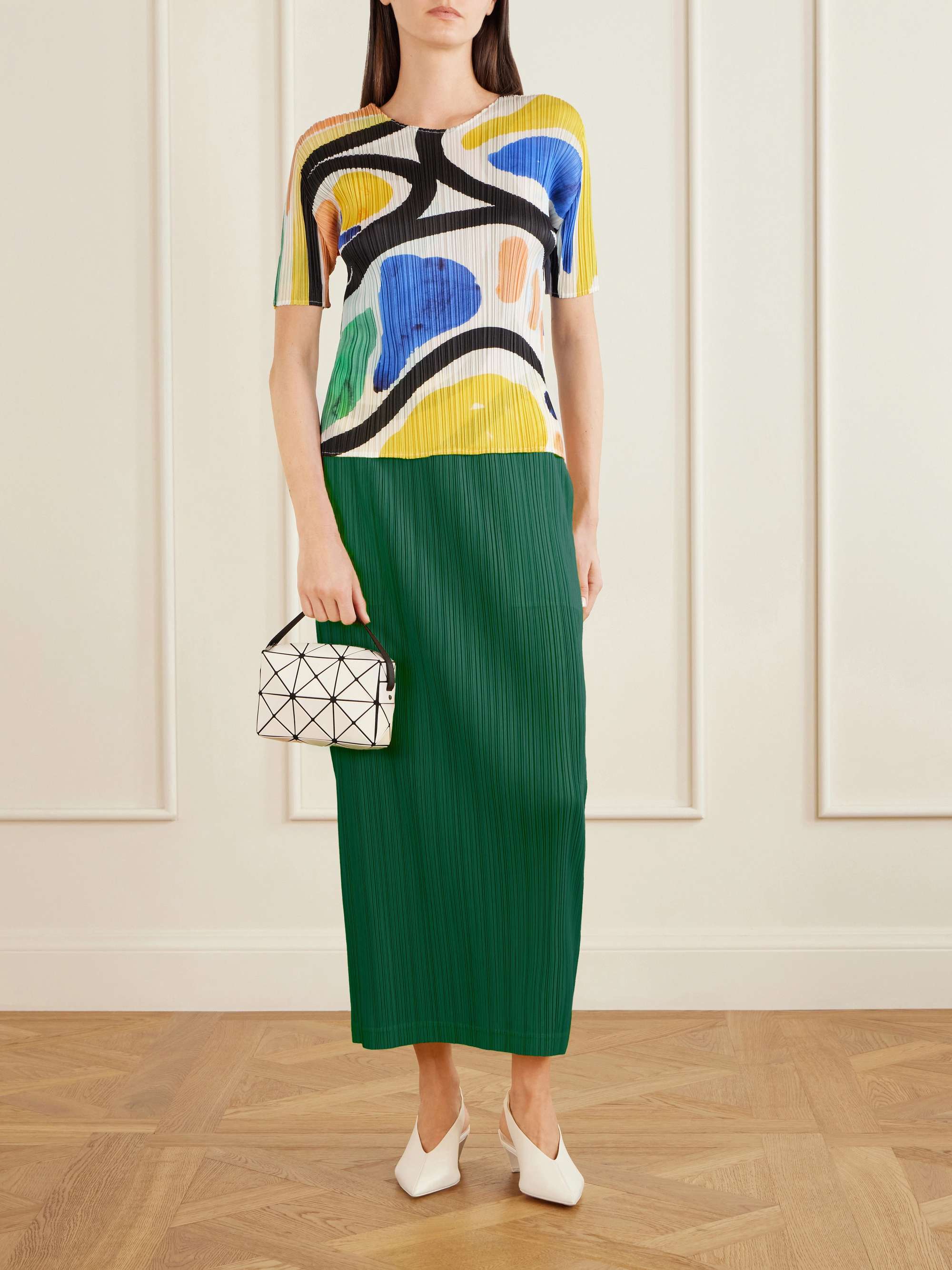 PLEATS PLEASE ISSEY MIYAKE 