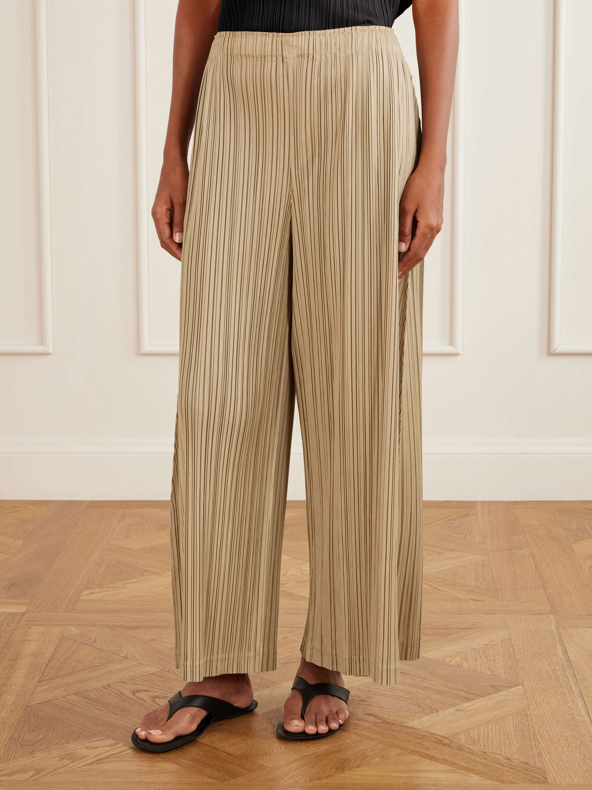 PLEATS PLEASE ISSEY MIYAKE 