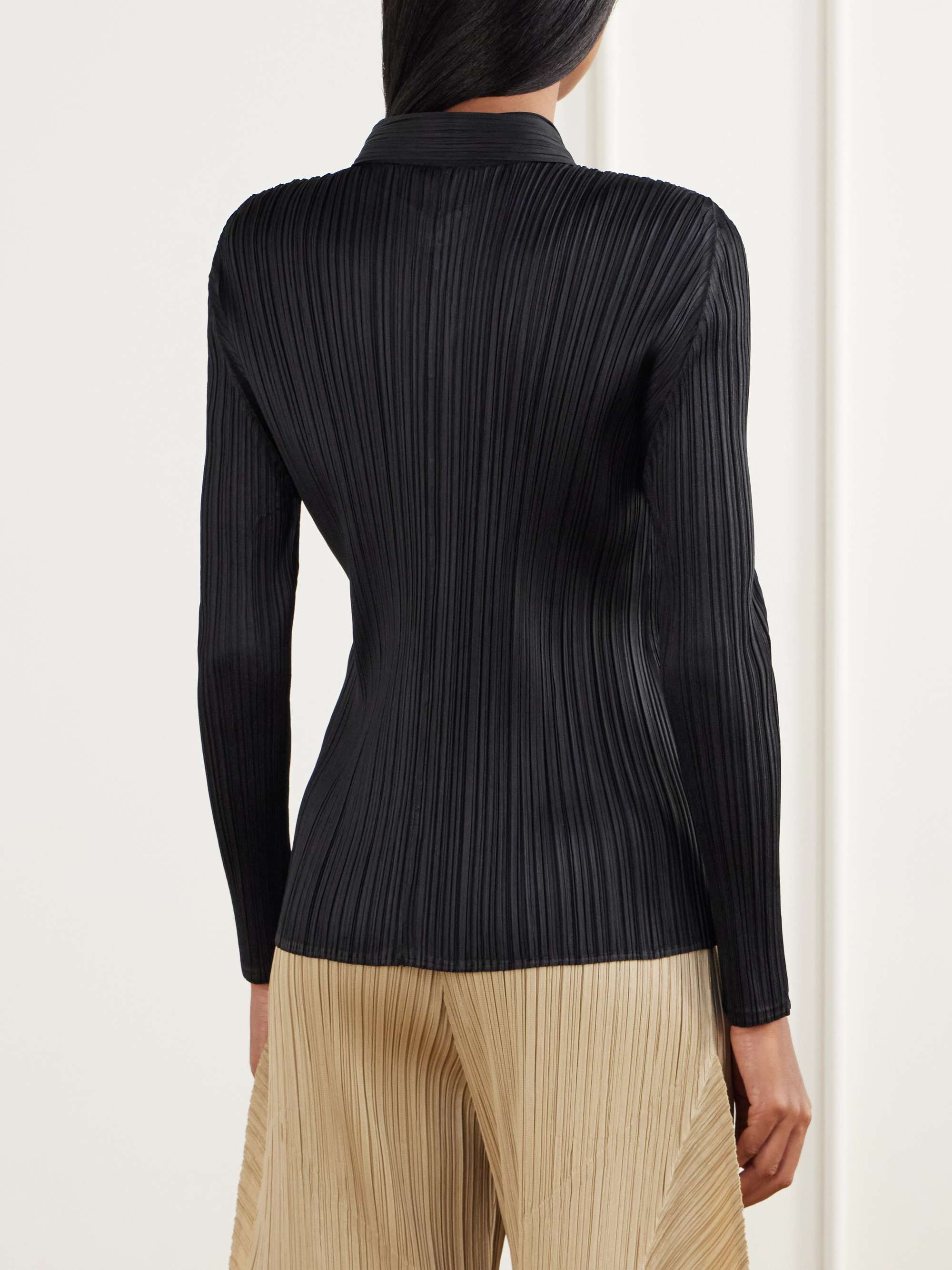 PLEATS PLEASE ISSEY MIYAKE 