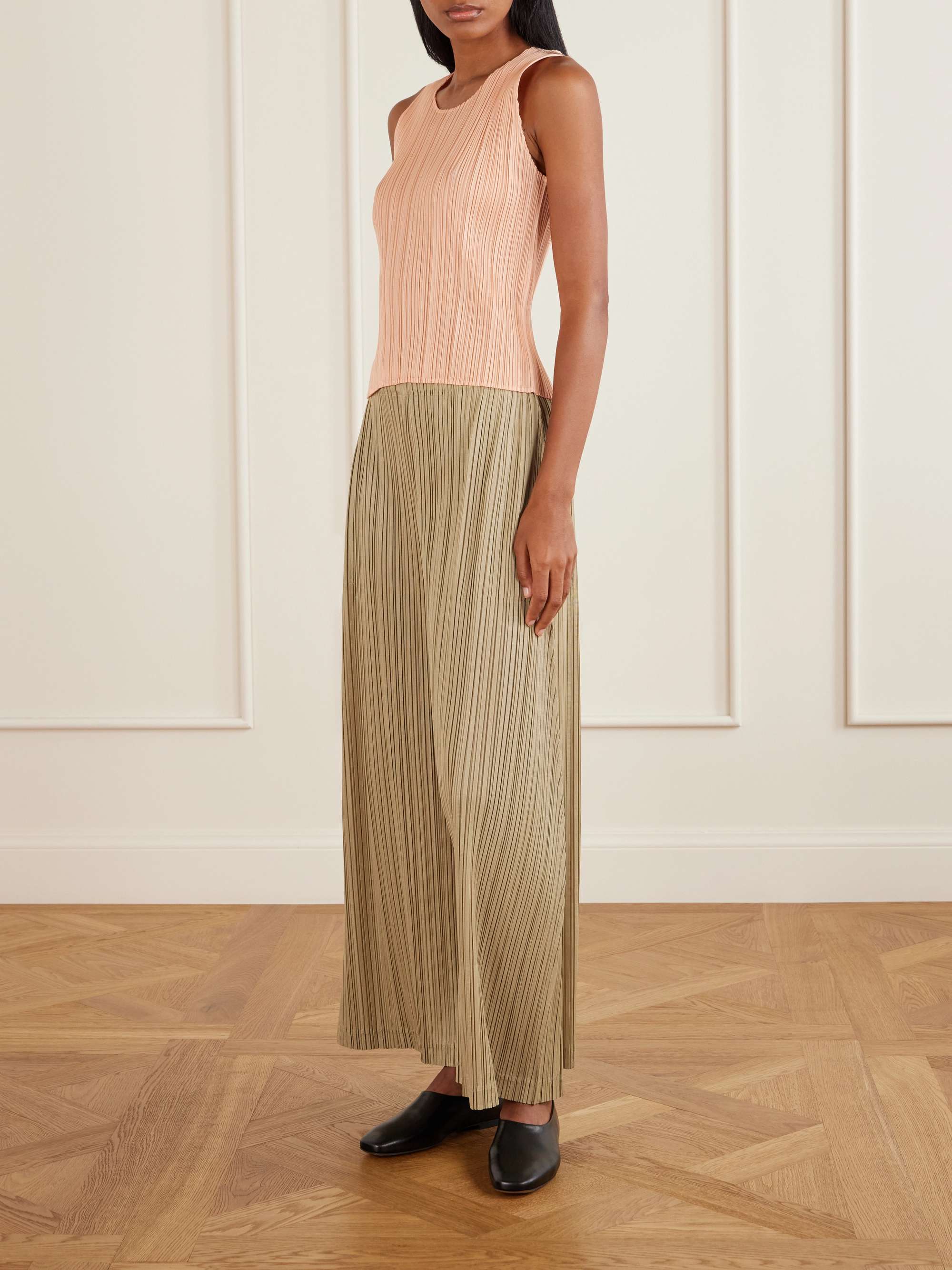PLEATS PLEASE ISSEY MIYAKE 