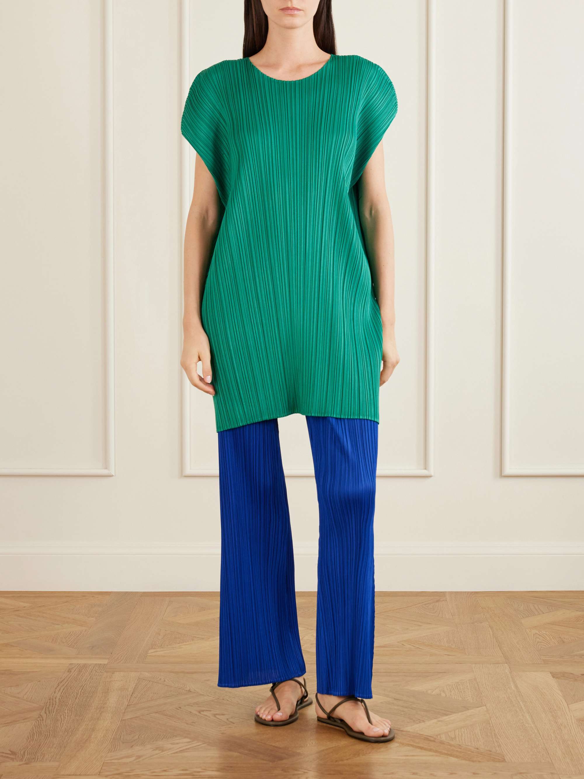 PLEATS PLEASE ISSEY MIYAKE 