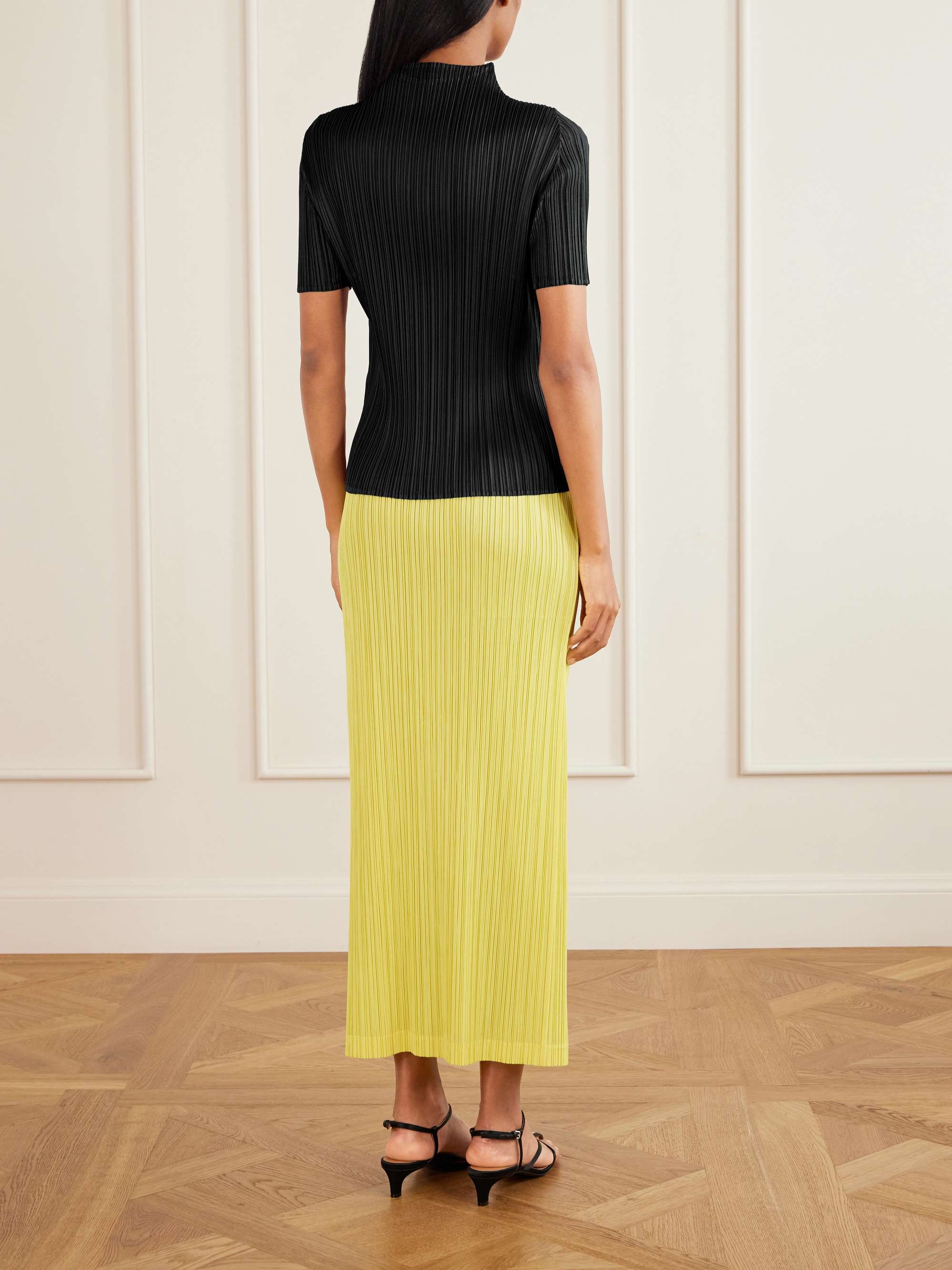 PLEATS PLEASE ISSEY MIYAKE 