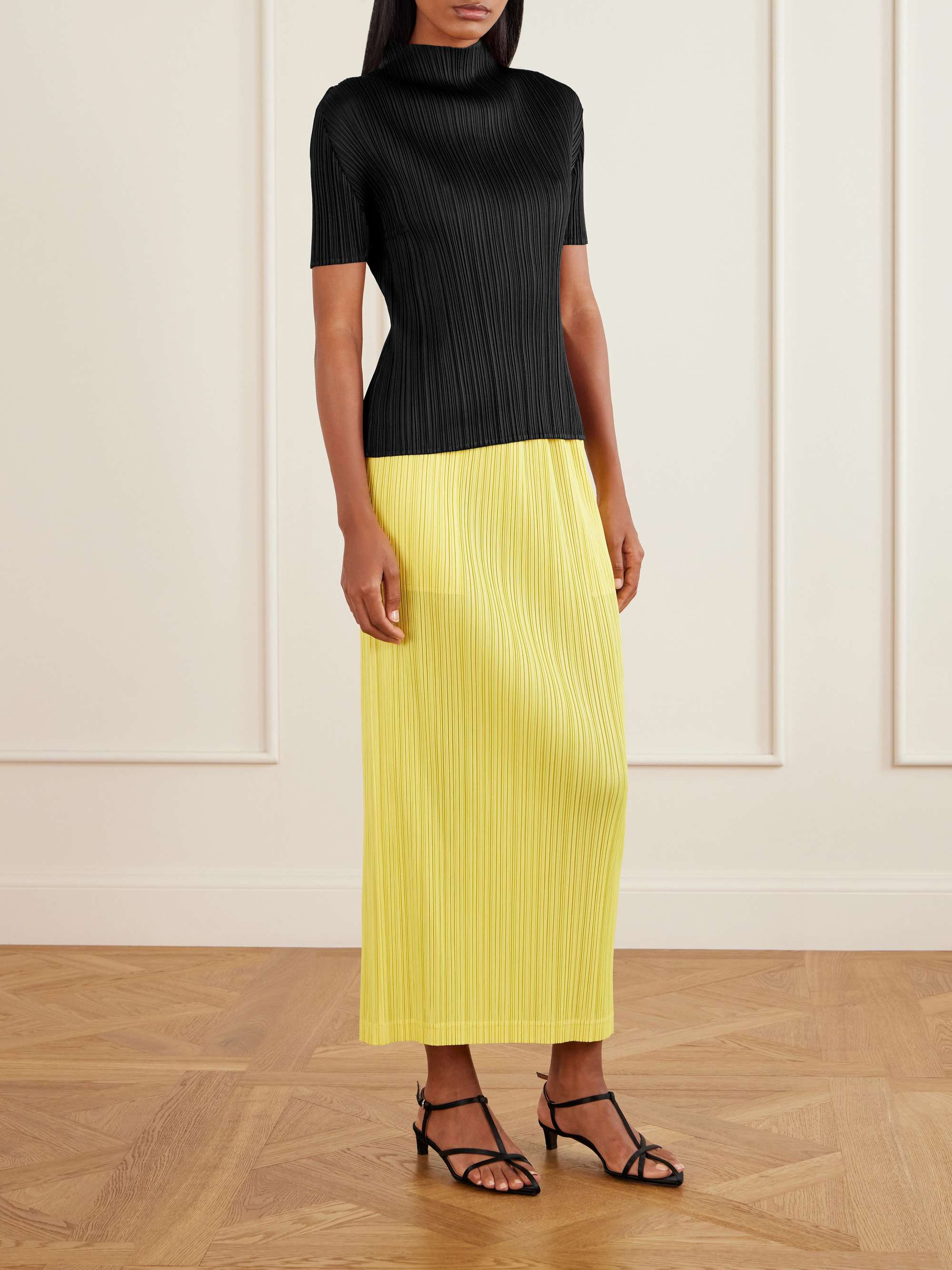 PLEATS PLEASE ISSEY MIYAKE 
