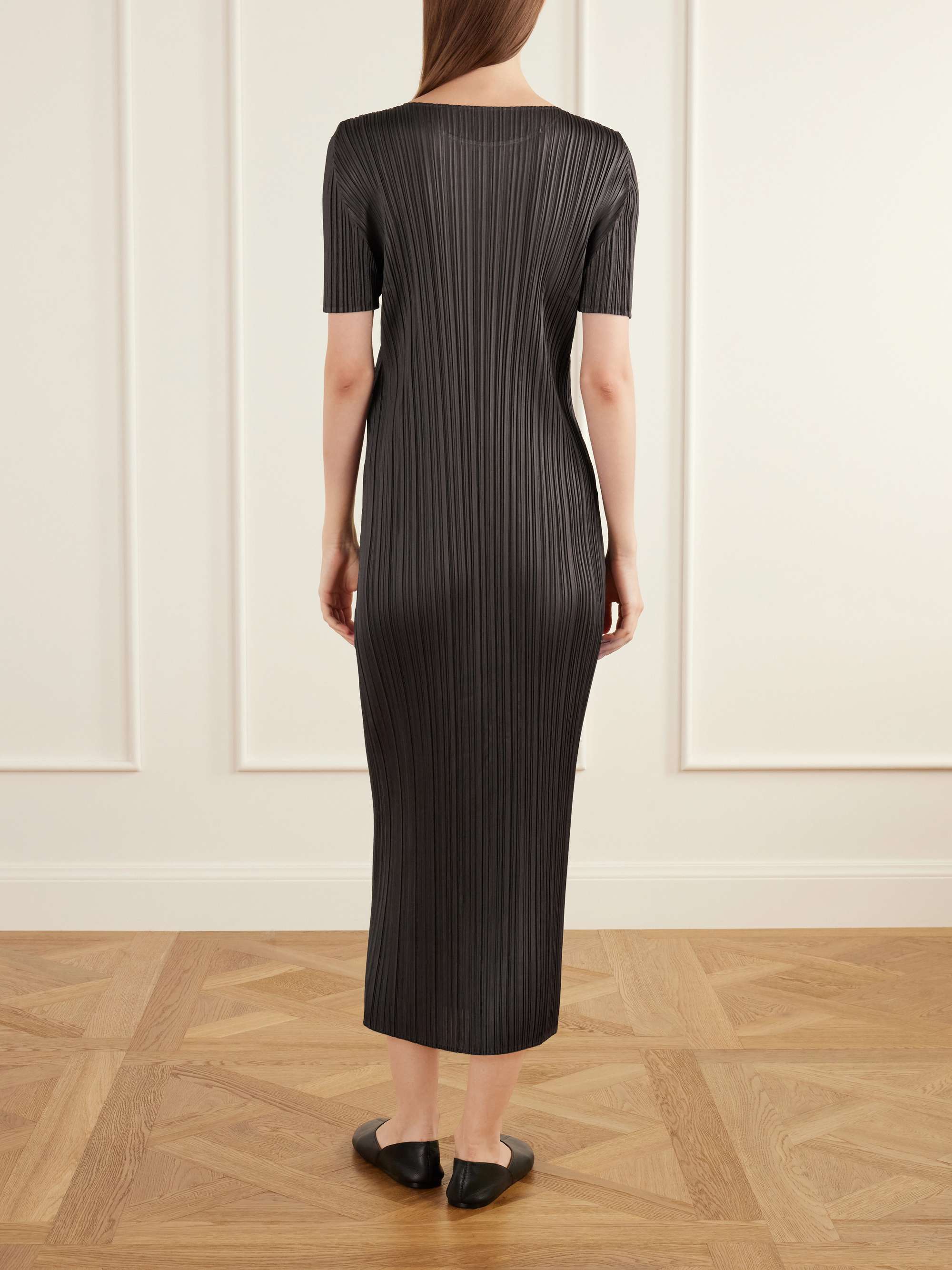 PLEATS PLEASE ISSEY MIYAKE 