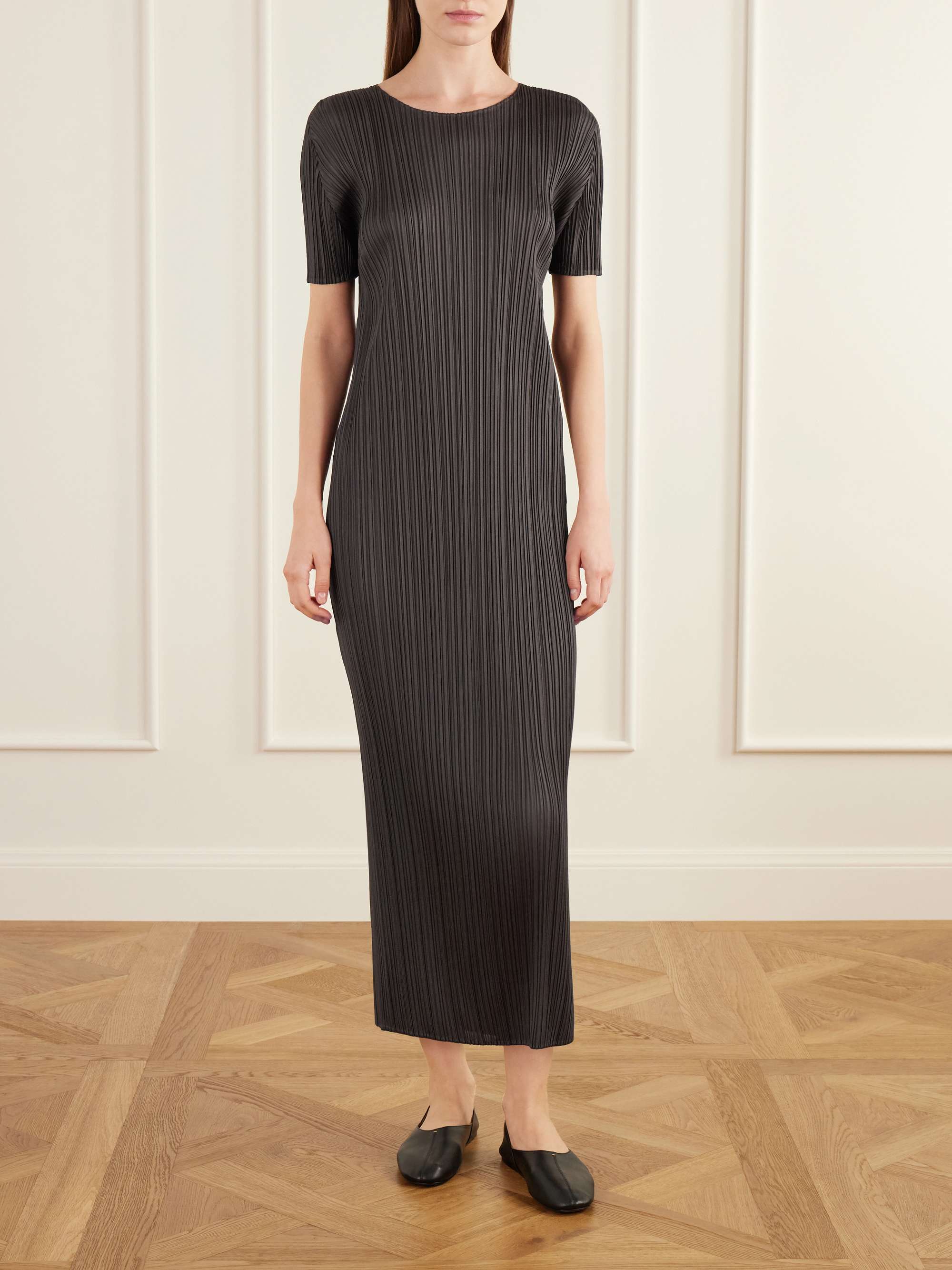 PLEATS PLEASE ISSEY MIYAKE 