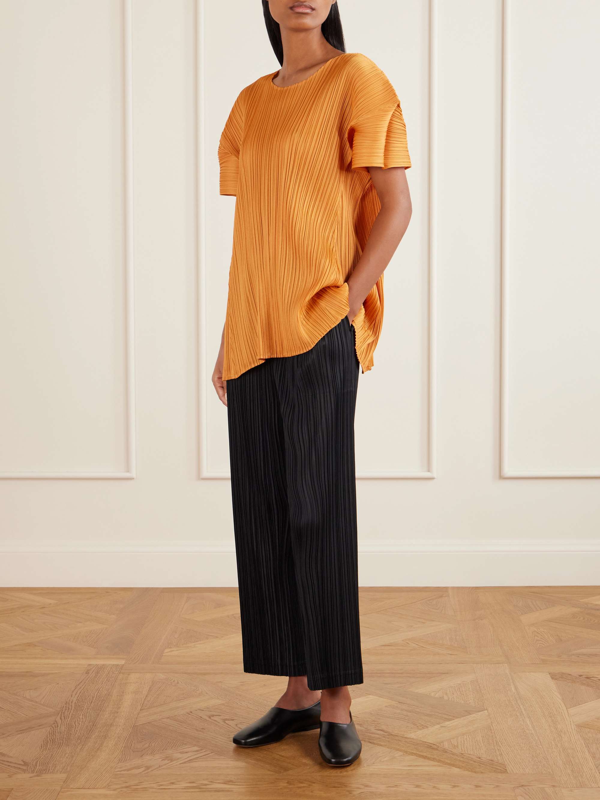 PLEATS PLEASE ISSEY MIYAKE 