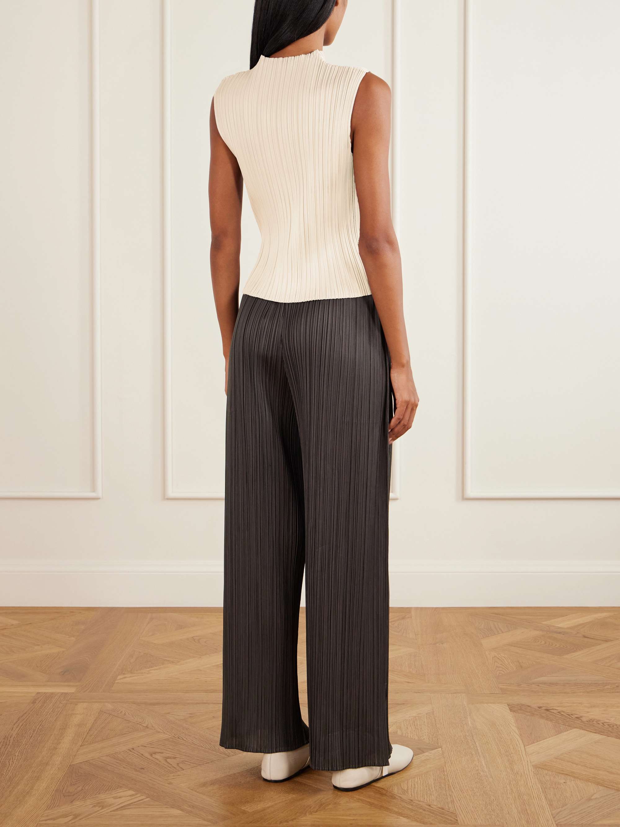 PLEATS PLEASE ISSEY MIYAKE 