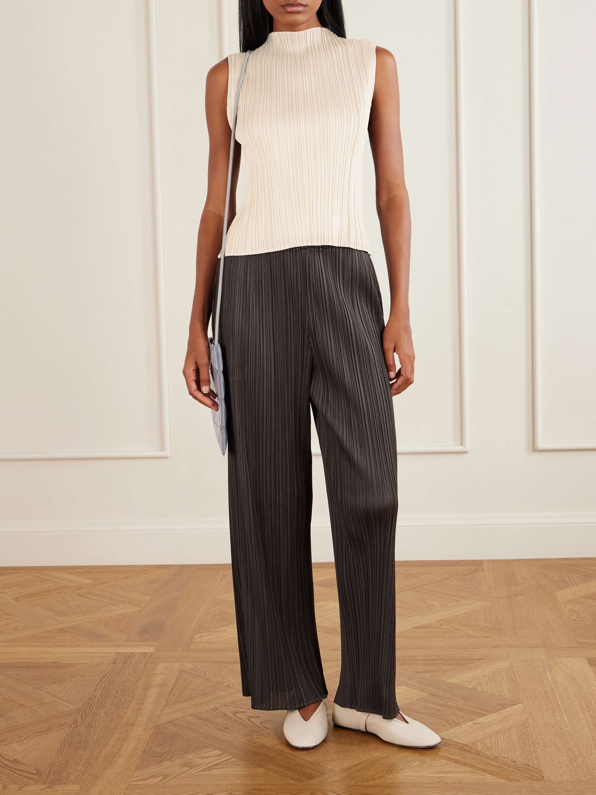 PLEATS PLEASE ISSEY MIYAKE 