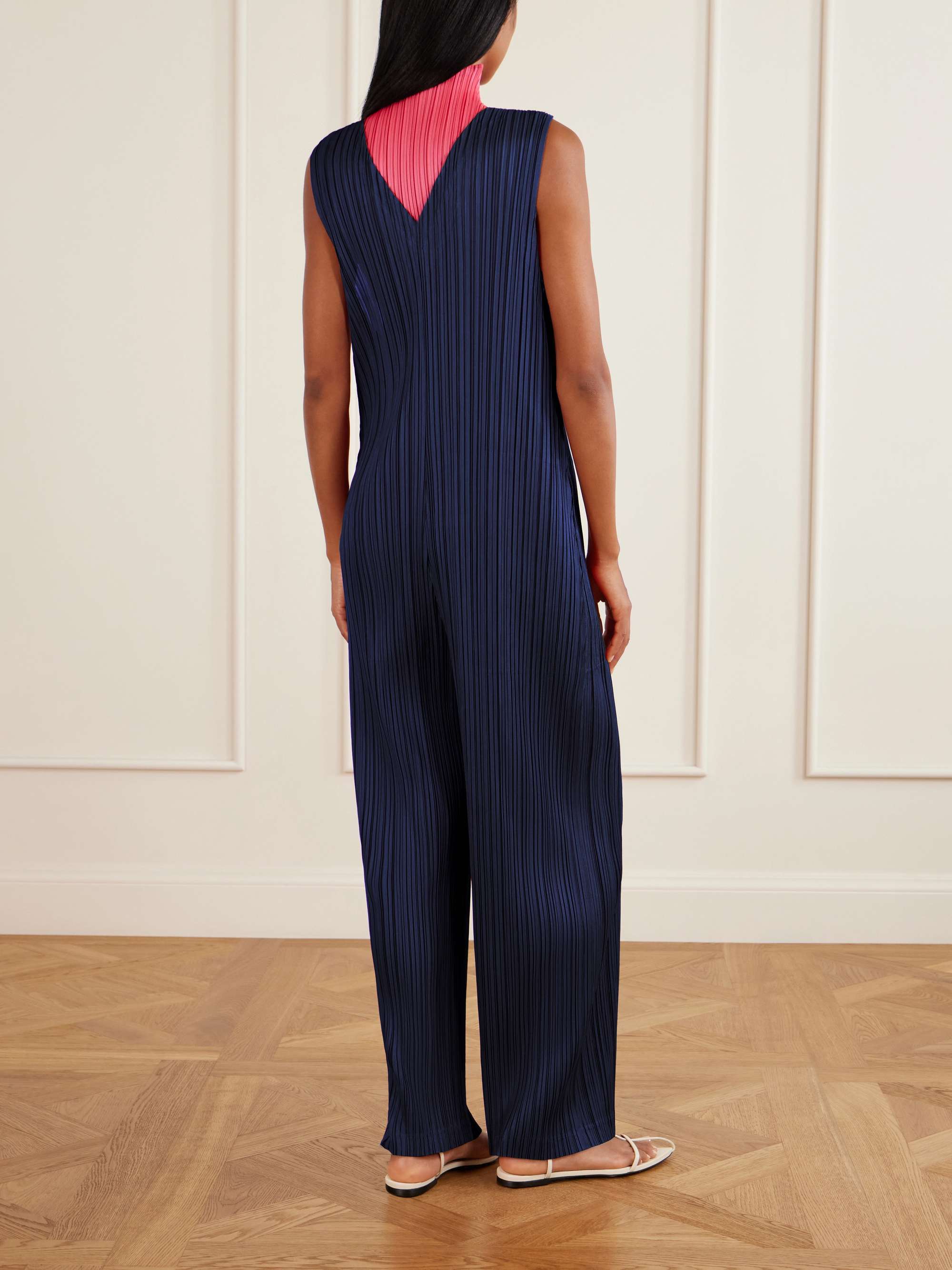 PLEATS PLEASE ISSEY MIYAKE 