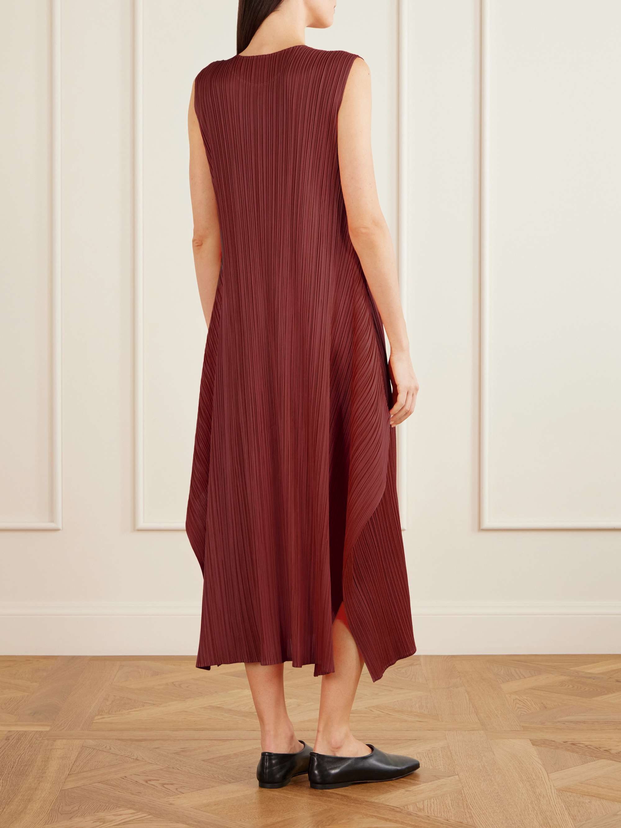 PLEATS PLEASE ISSEY MIYAKE 