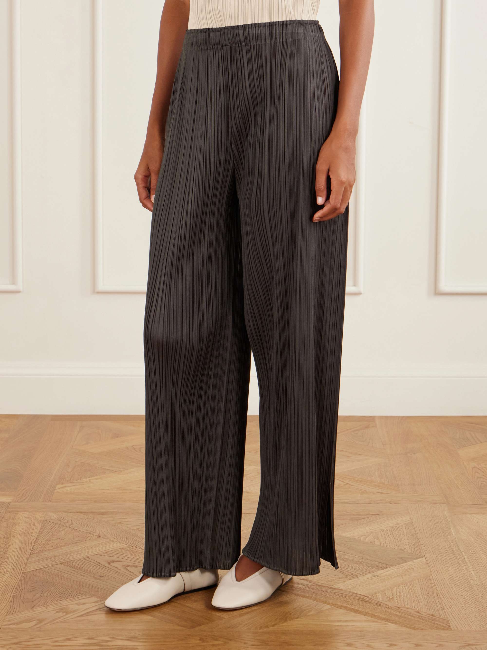 PLEATS PLEASE ISSEY MIYAKE 