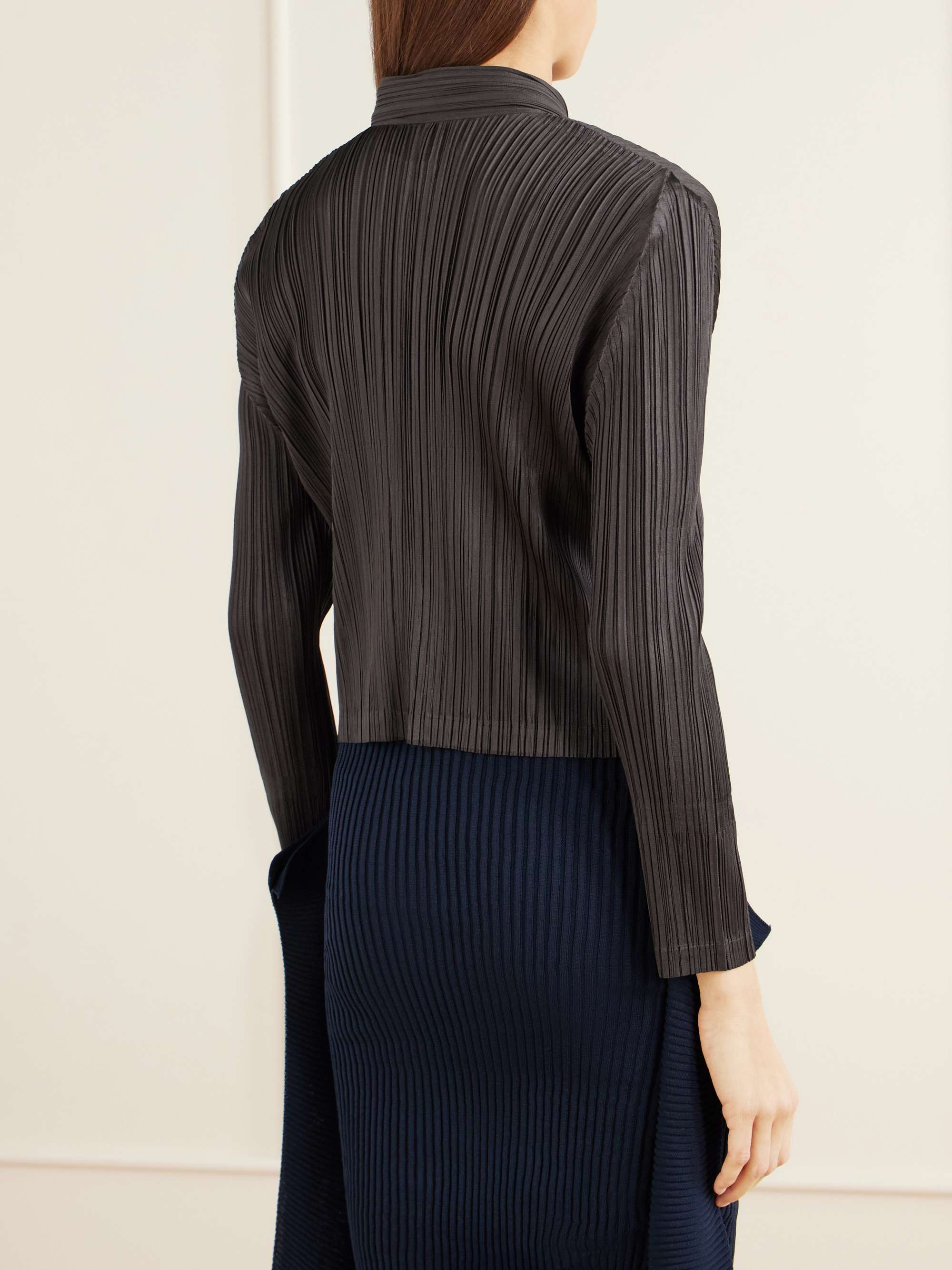 PLEATS PLEASE ISSEY MIYAKE 