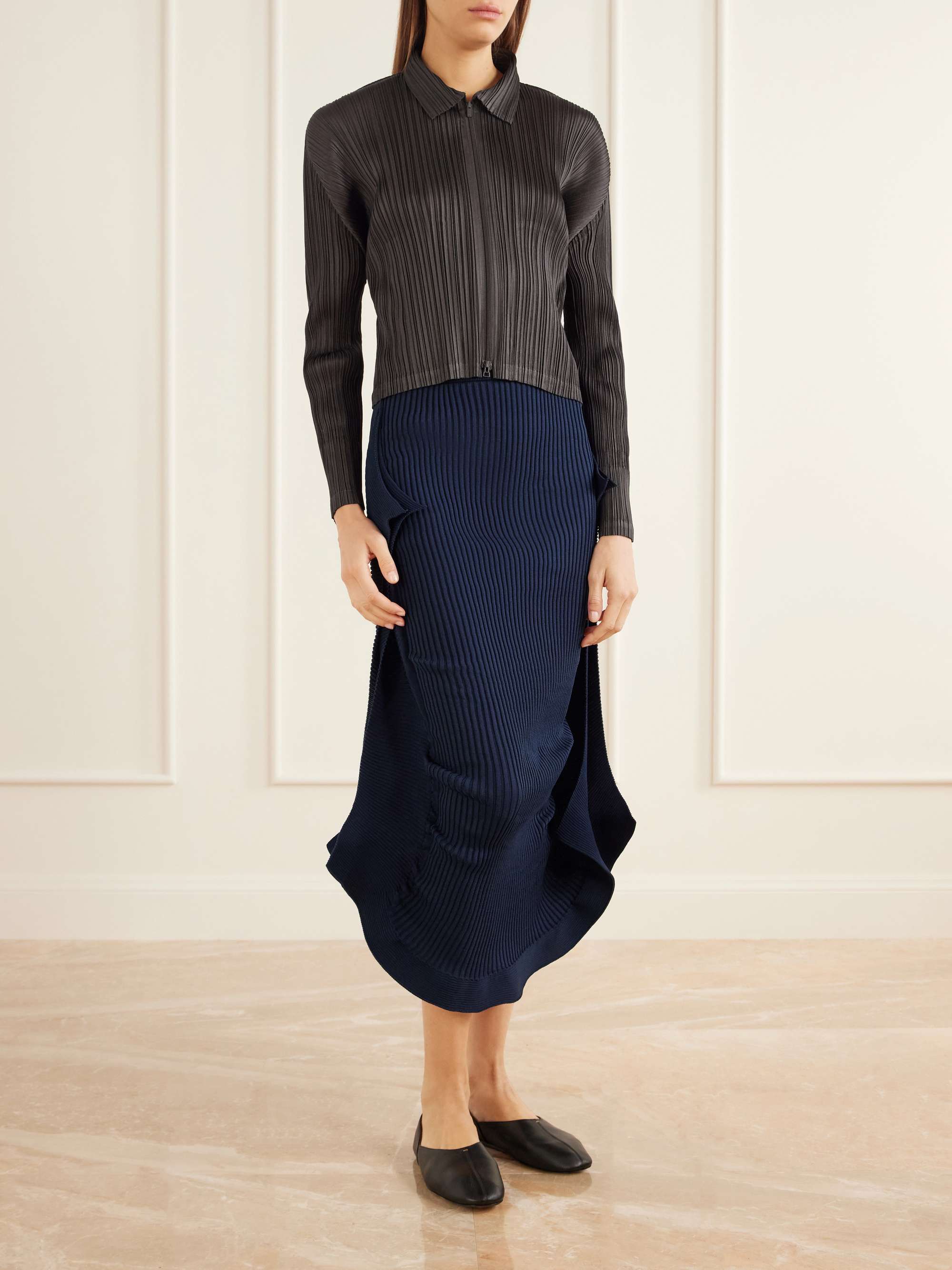 PLEATS PLEASE ISSEY MIYAKE 