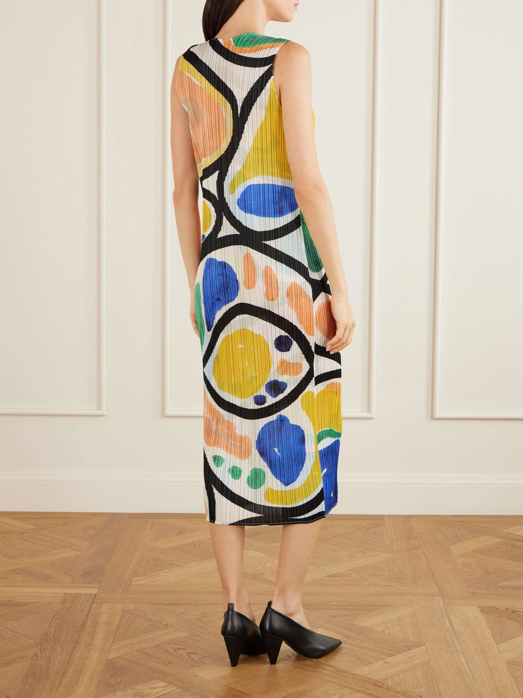 PLEATS PLEASE ISSEY MIYAKE 