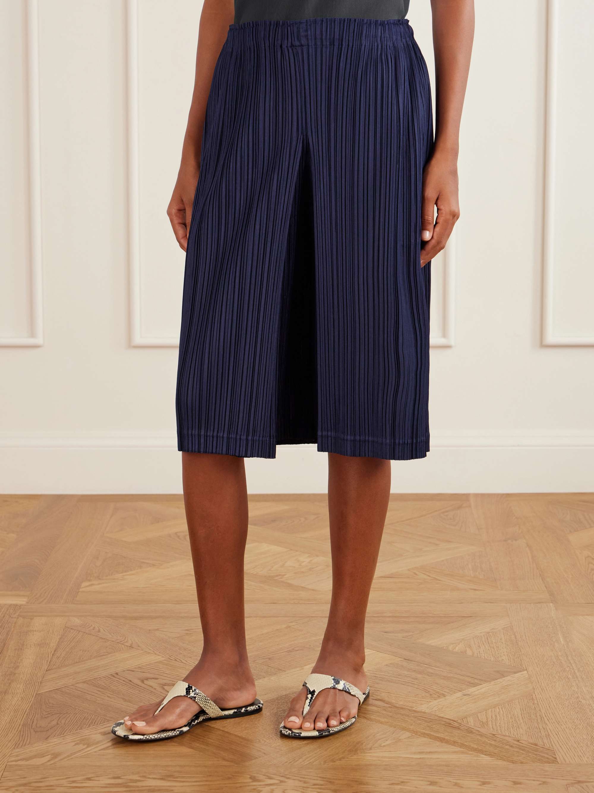 PLEATS PLEASE ISSEY MIYAKE 