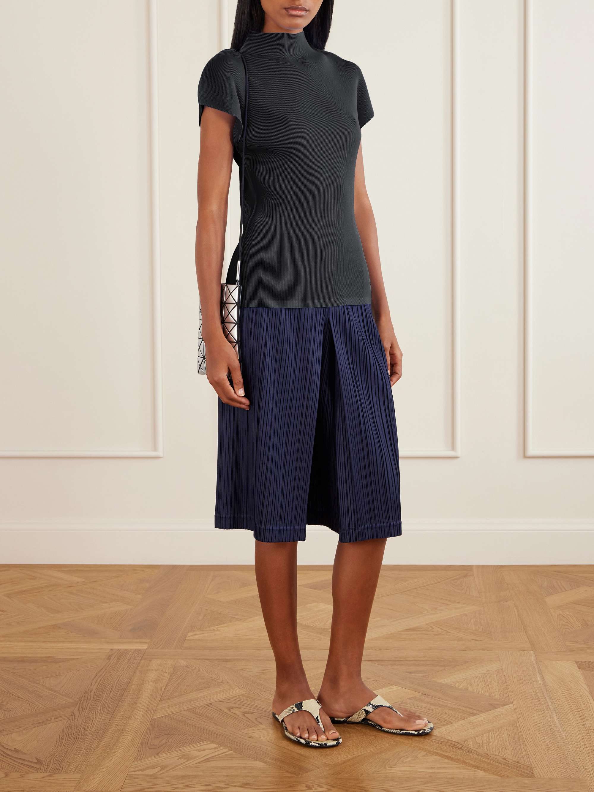 PLEATS PLEASE ISSEY MIYAKE 