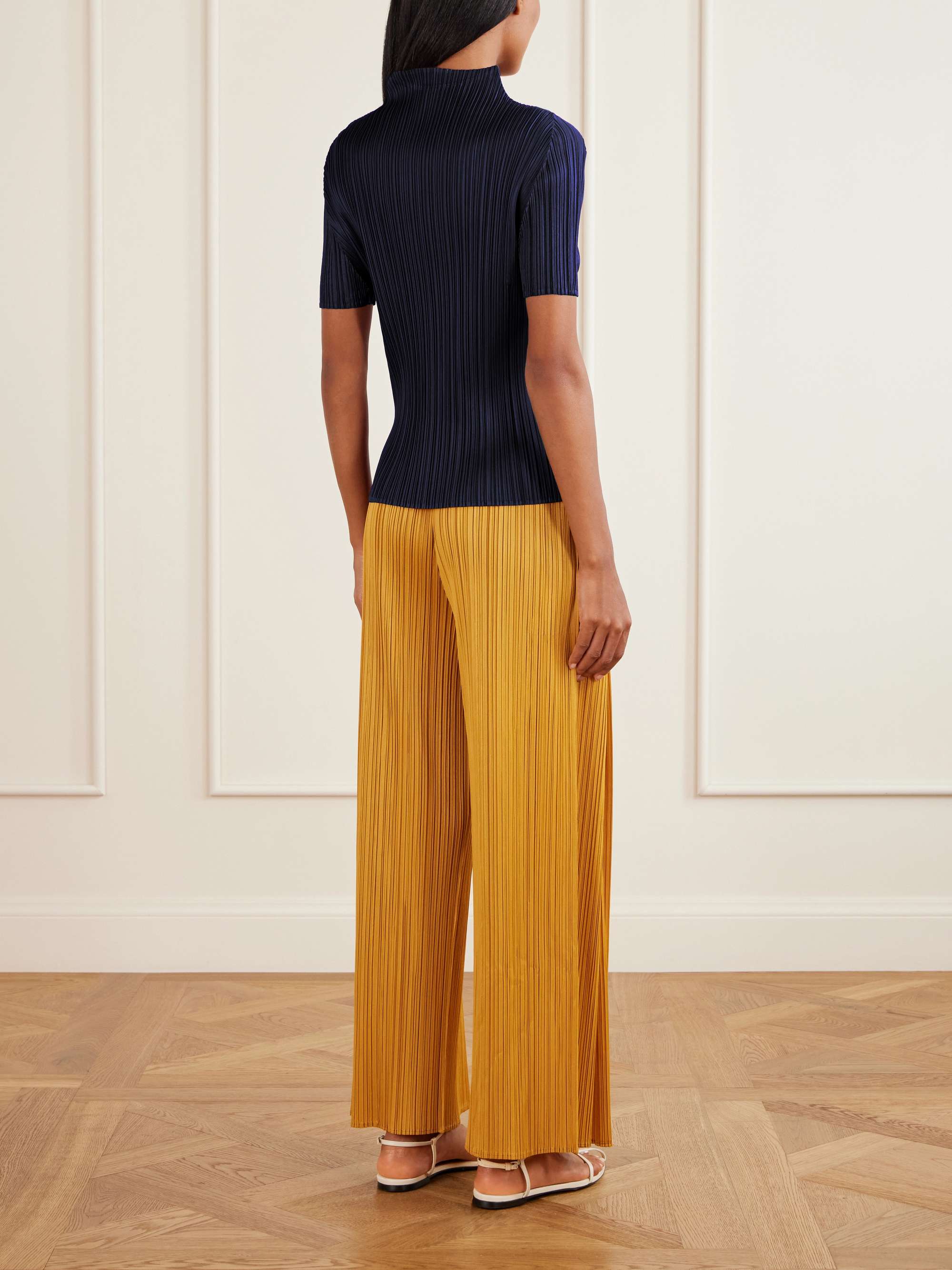 PLEATS PLEASE ISSEY MIYAKE 