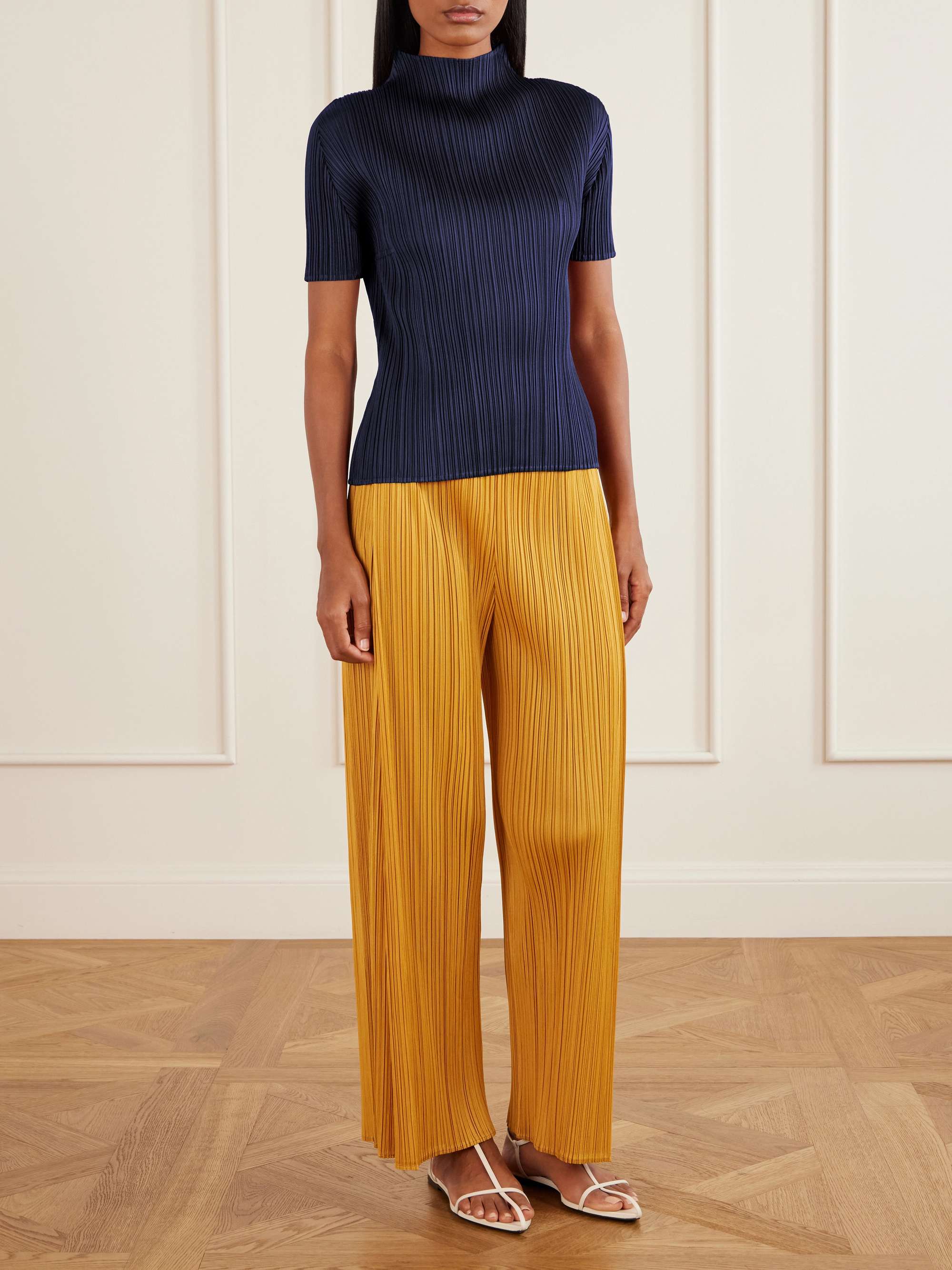 PLEATS PLEASE ISSEY MIYAKE 