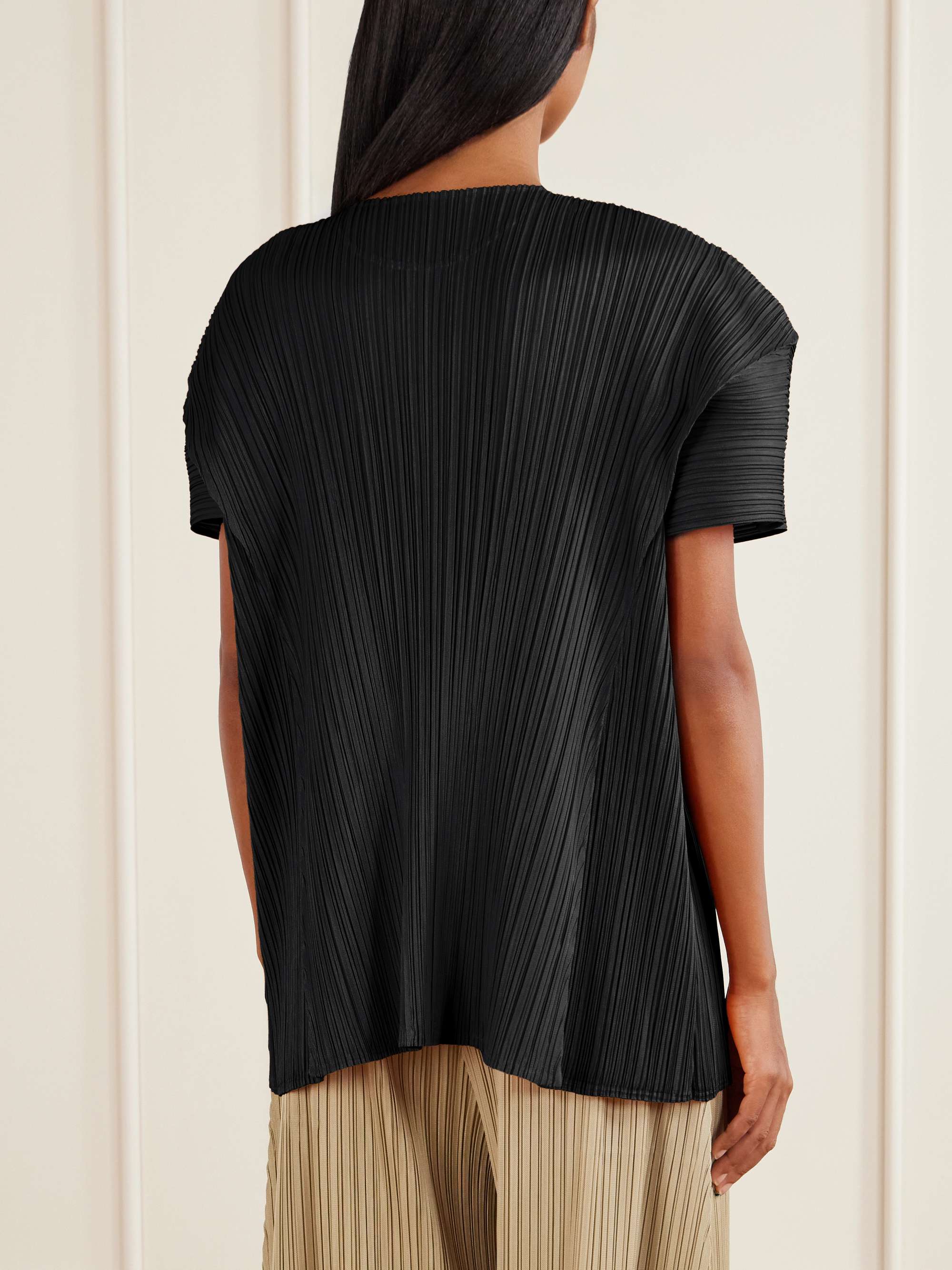 PLEATS PLEASE ISSEY MIYAKE 
