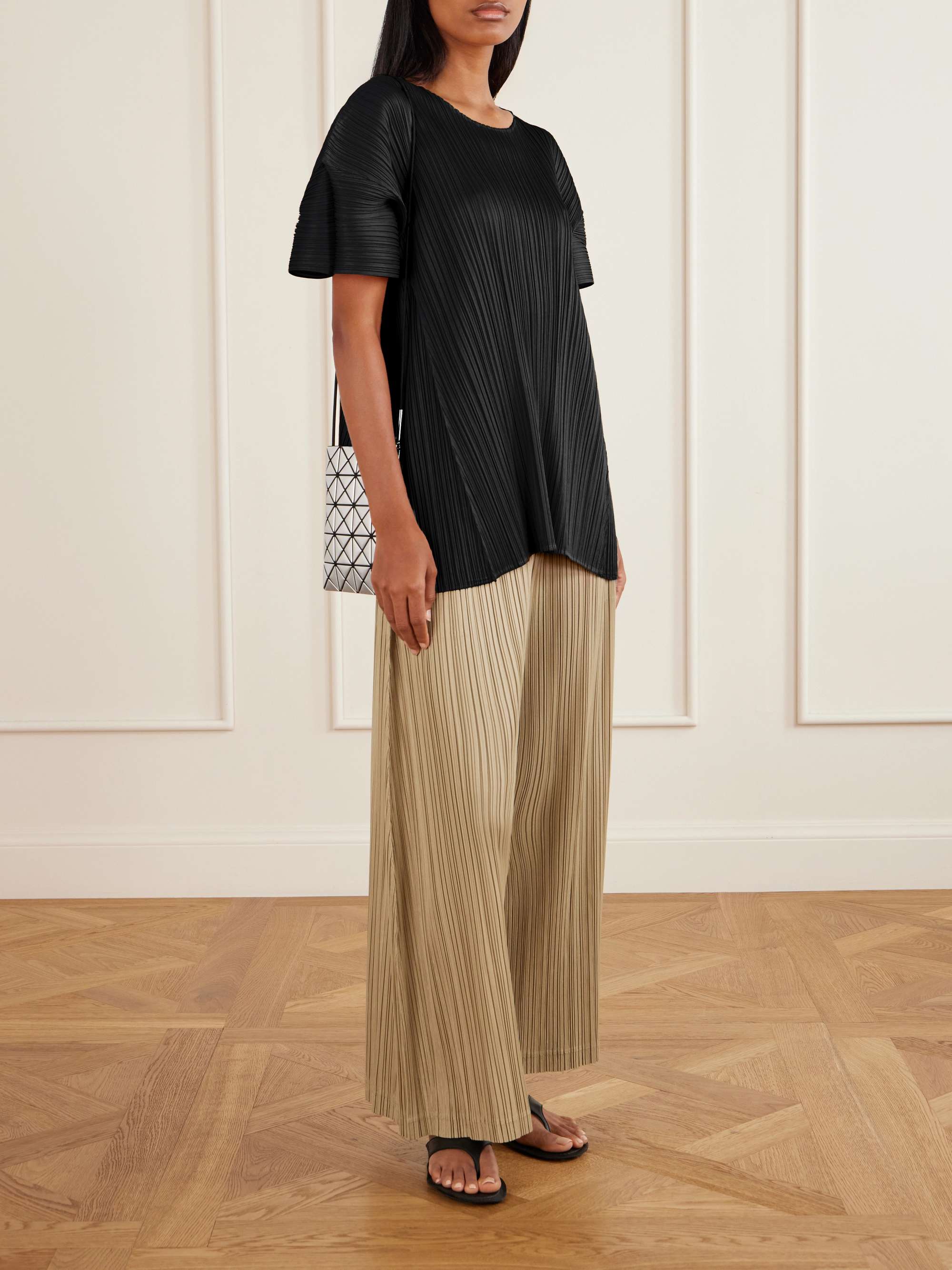 PLEATS PLEASE ISSEY MIYAKE 