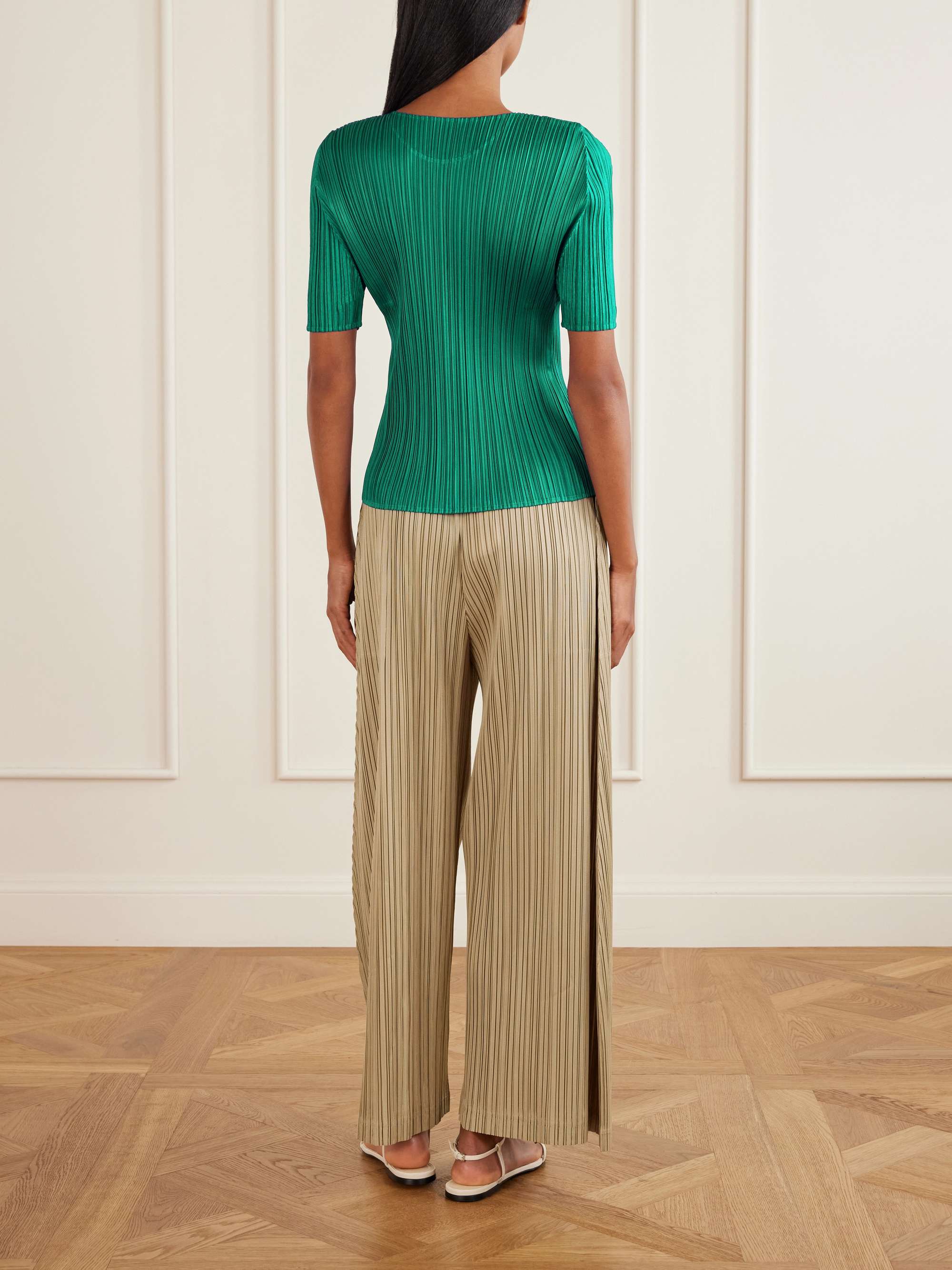 PLEATS PLEASE ISSEY MIYAKE 