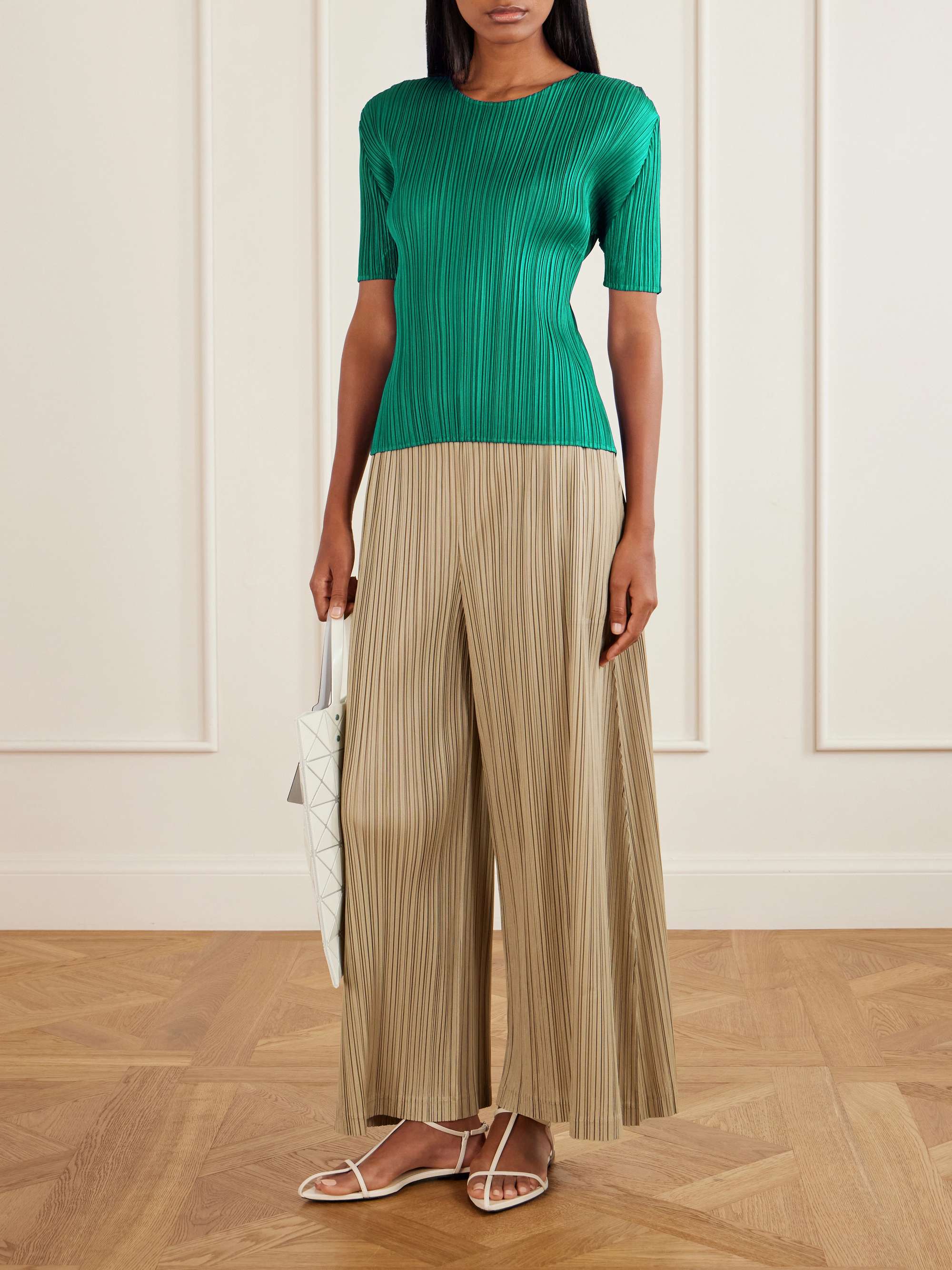 PLEATS PLEASE ISSEY MIYAKE 