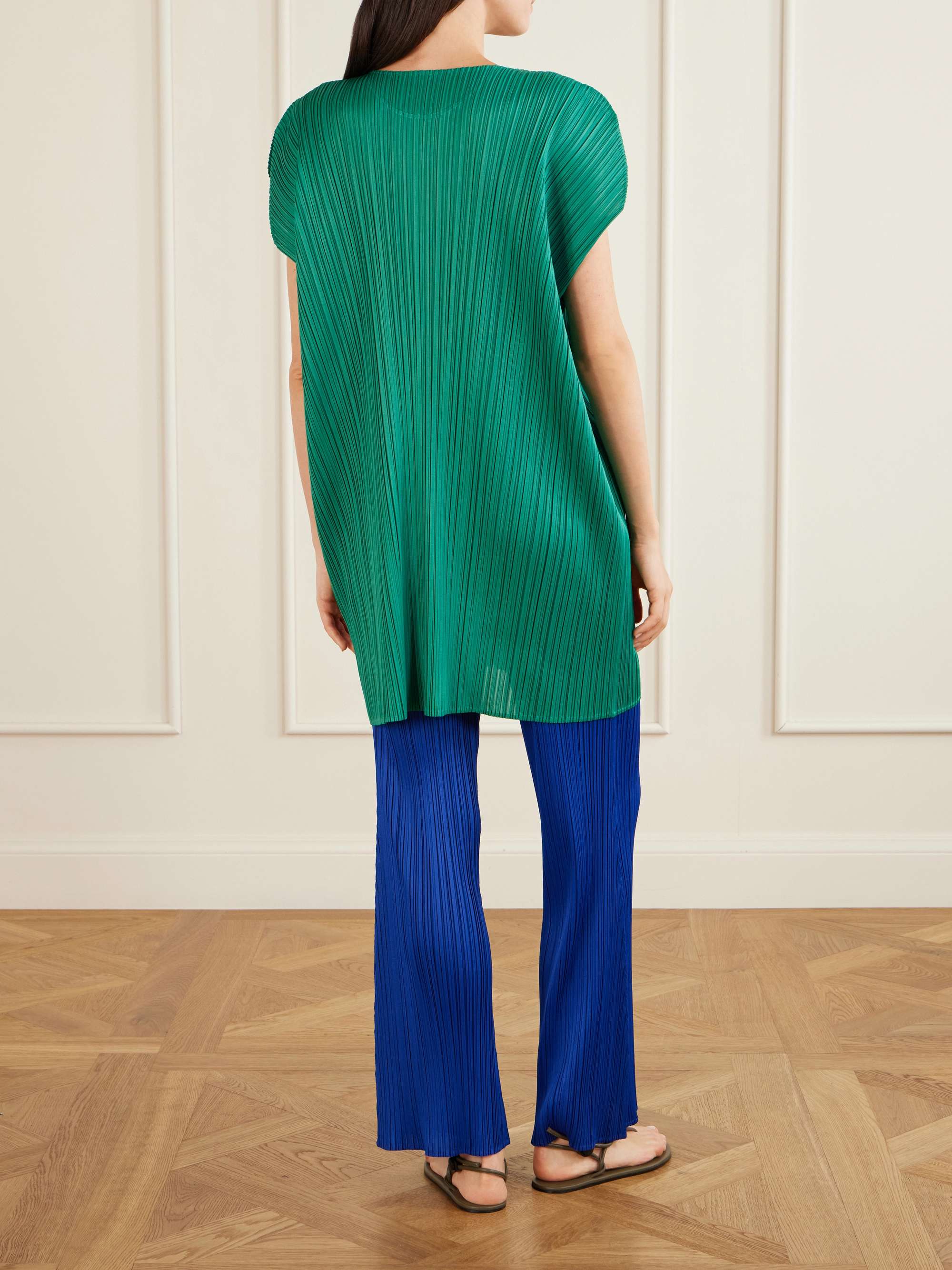 PLEATS PLEASE ISSEY MIYAKE 