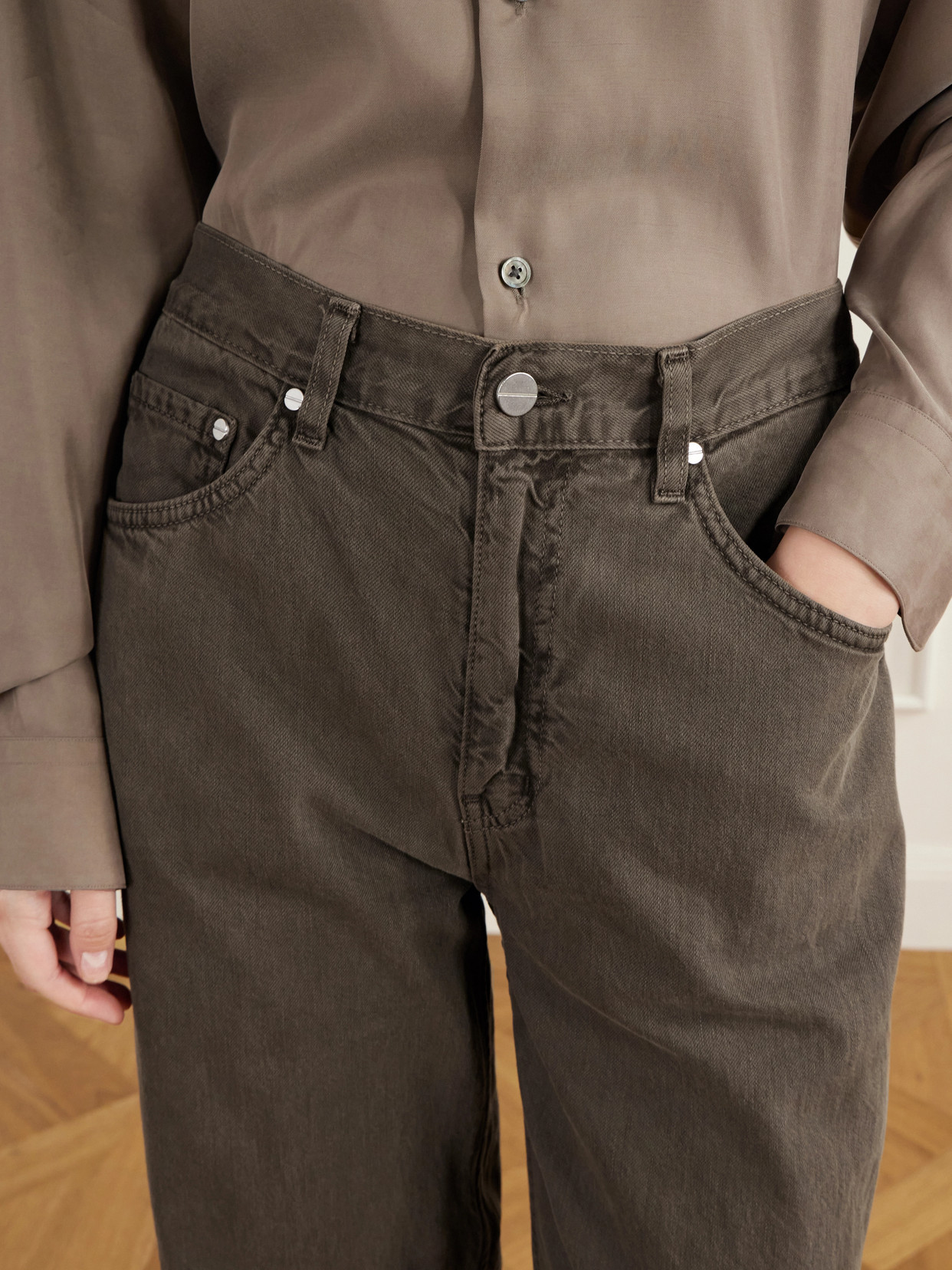 Song Sung Mid-Rise Straight-Leg Jeans