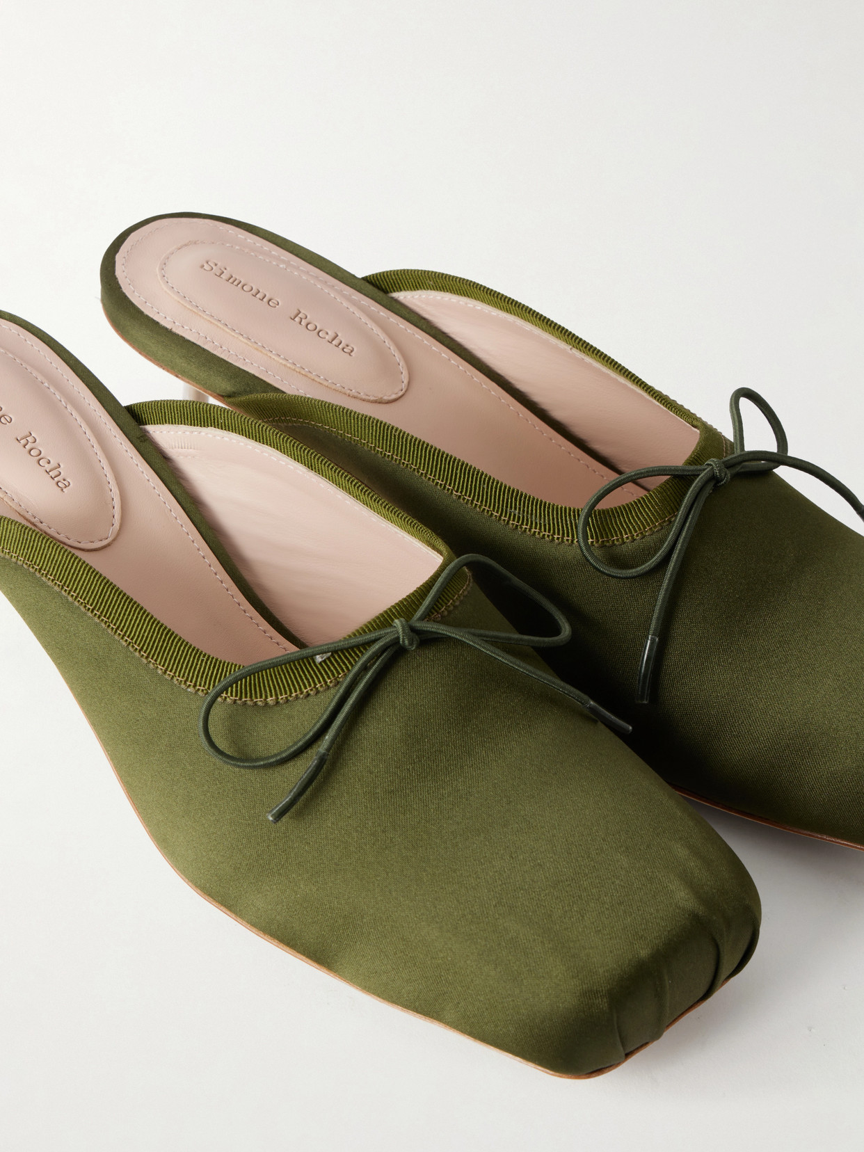Pointe Bow-Detailed Pumps