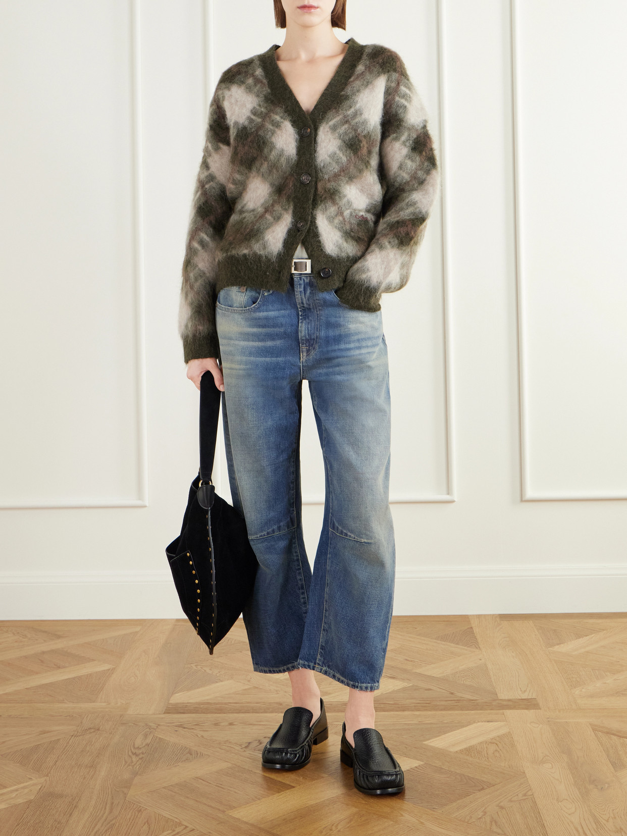 Articulated Knee X-Bf Sculpted Mid-Rise Barrel-Leg Jeans
