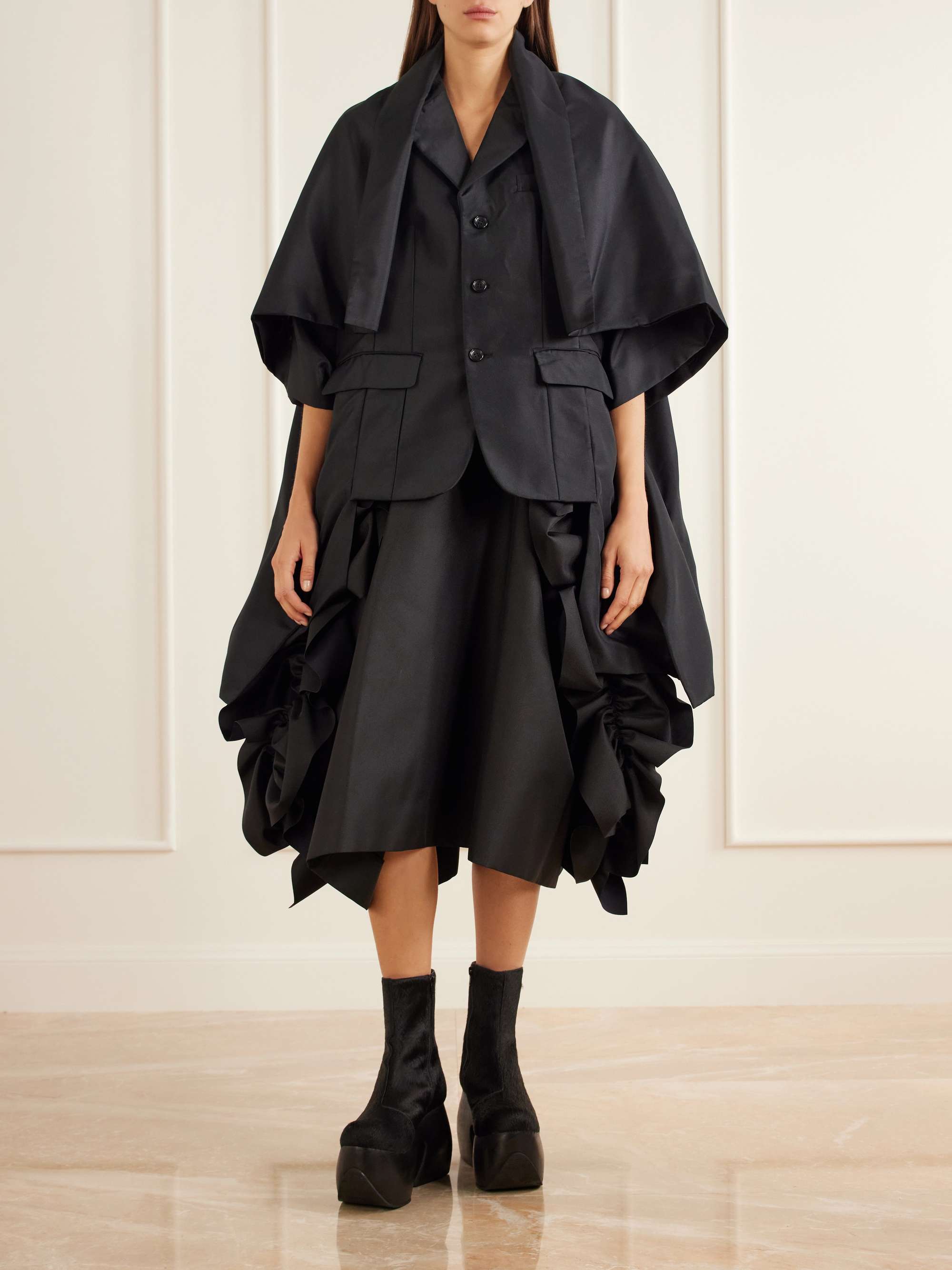 COMME des GARÇONS 